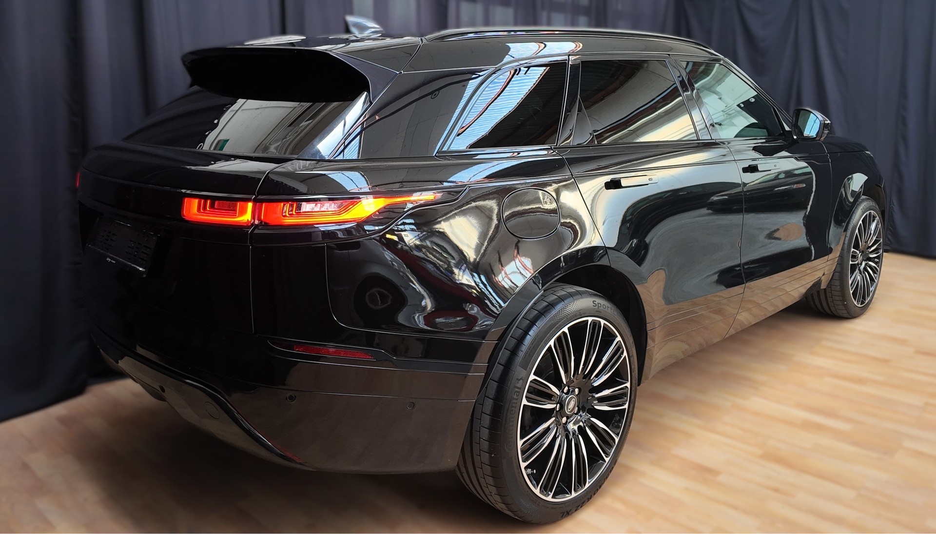 LAND ROVER Range Rover Velar R-Dynamic P 250 Automatic-image-5