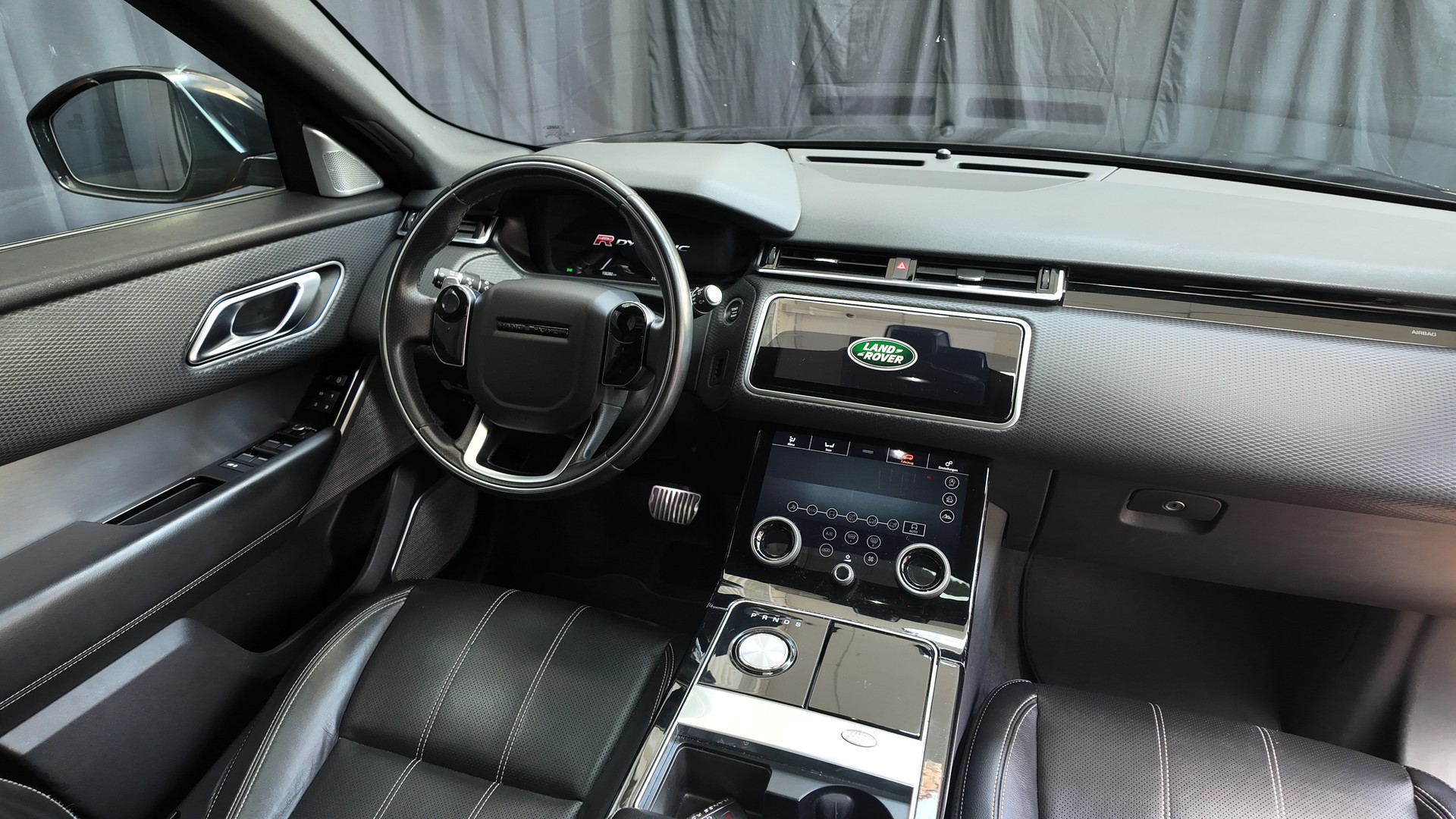 LAND ROVER Range Rover Velar R-Dynamic P 250 Automatic-image-8
