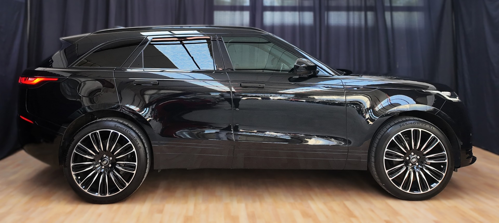 LAND ROVER Range Rover Velar R-Dynamic P 250 Automatic-image-3
