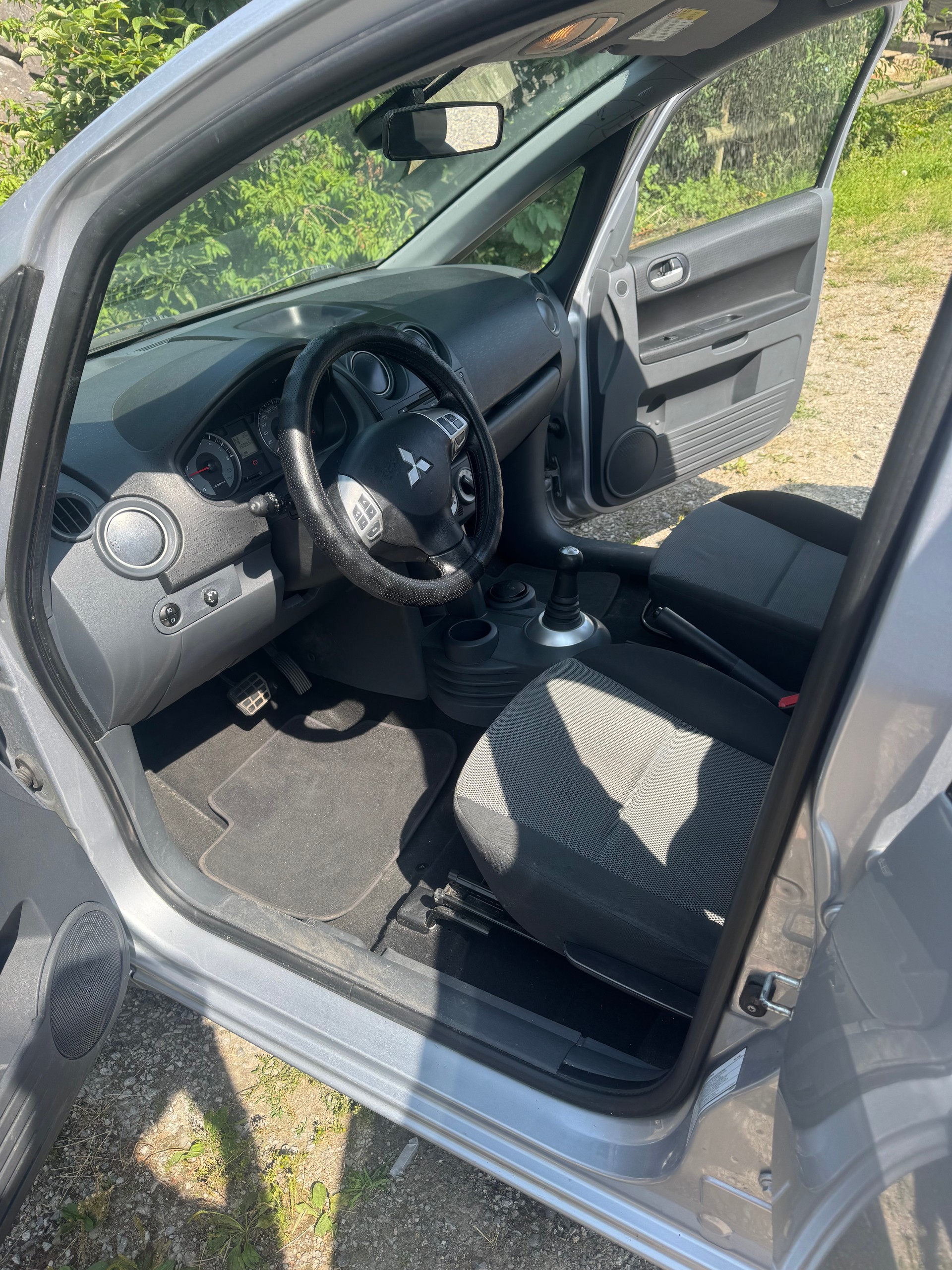 MITSUBISHI 1.3 16V Jubilé-image-2