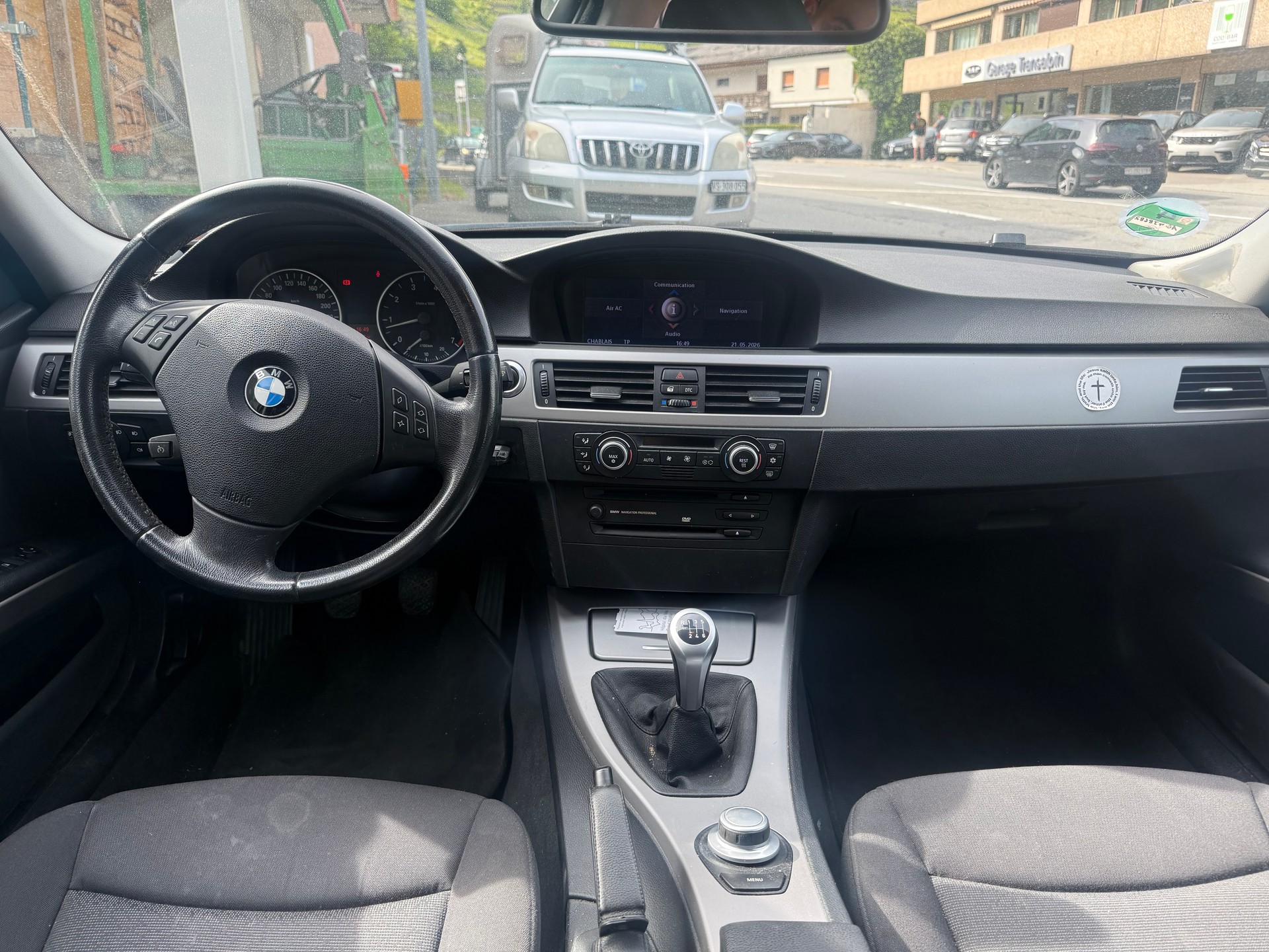 BMW 320i Touring-image-8