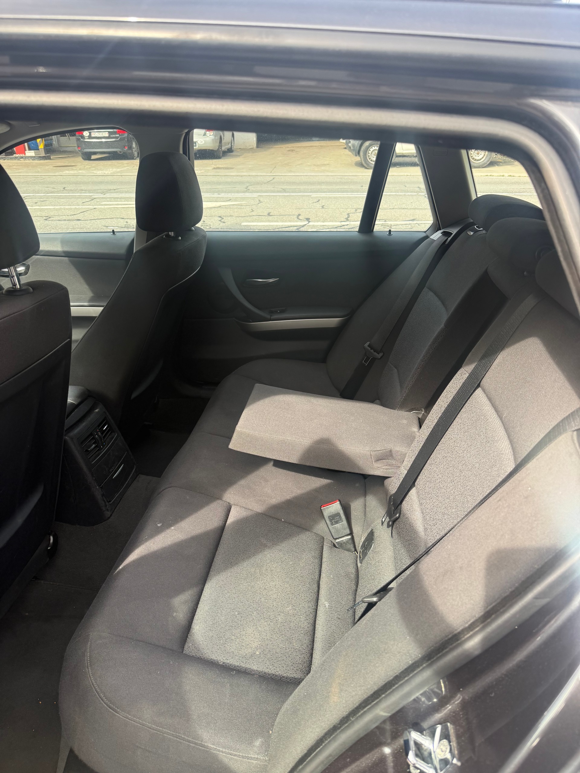 BMW 320i Touring-image-7