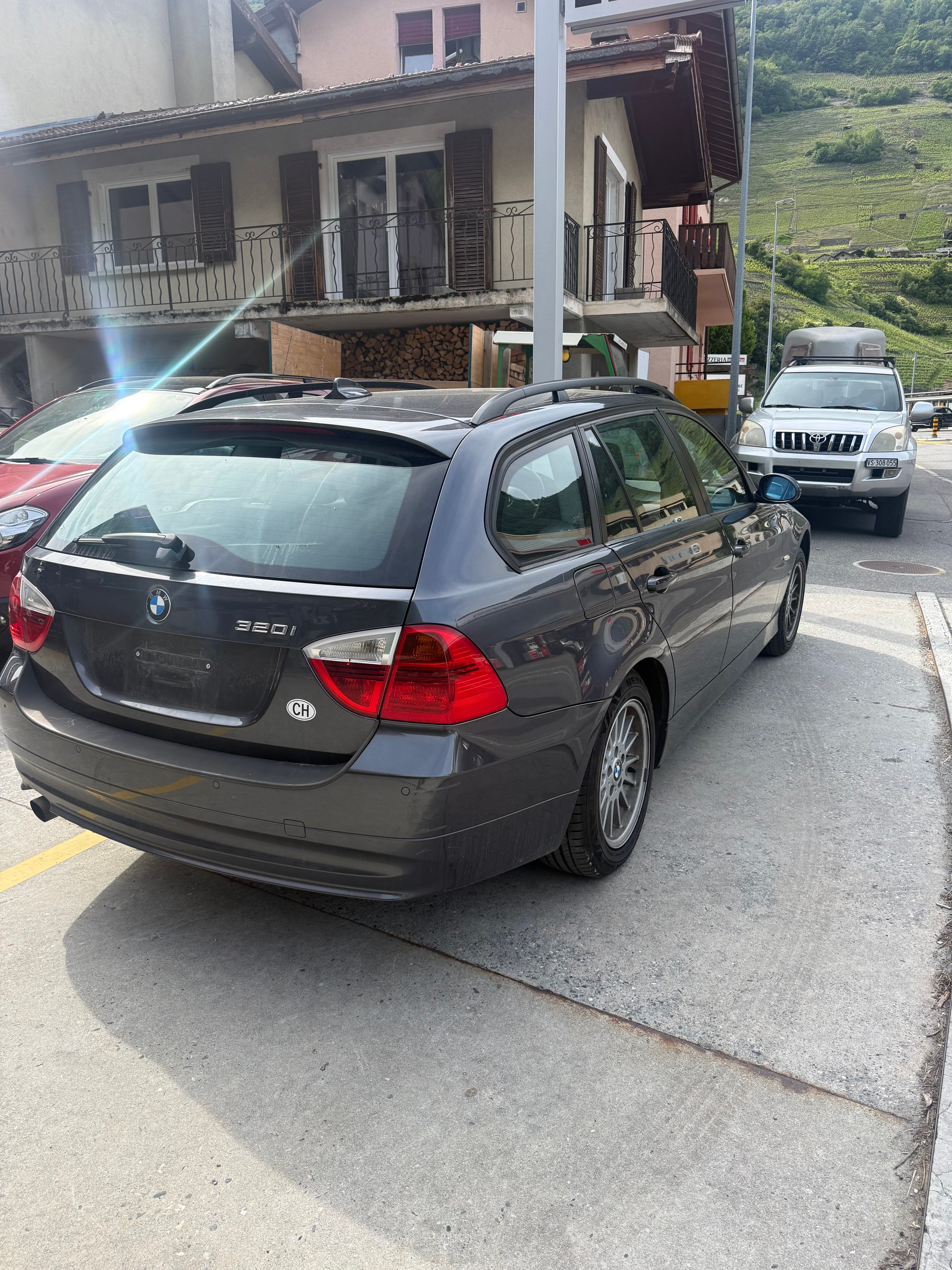 BMW 320i Touring-image-5