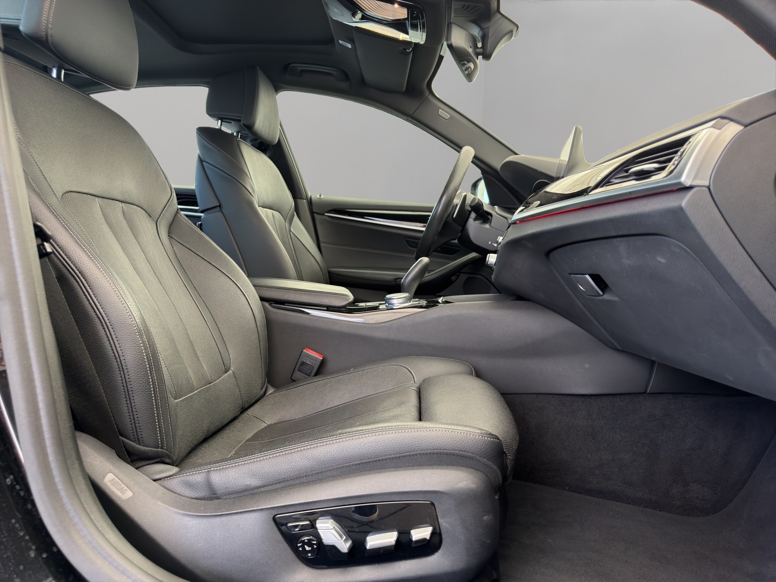 BMW 530i xDrive Steptronic Sport Line (CH)-image-9