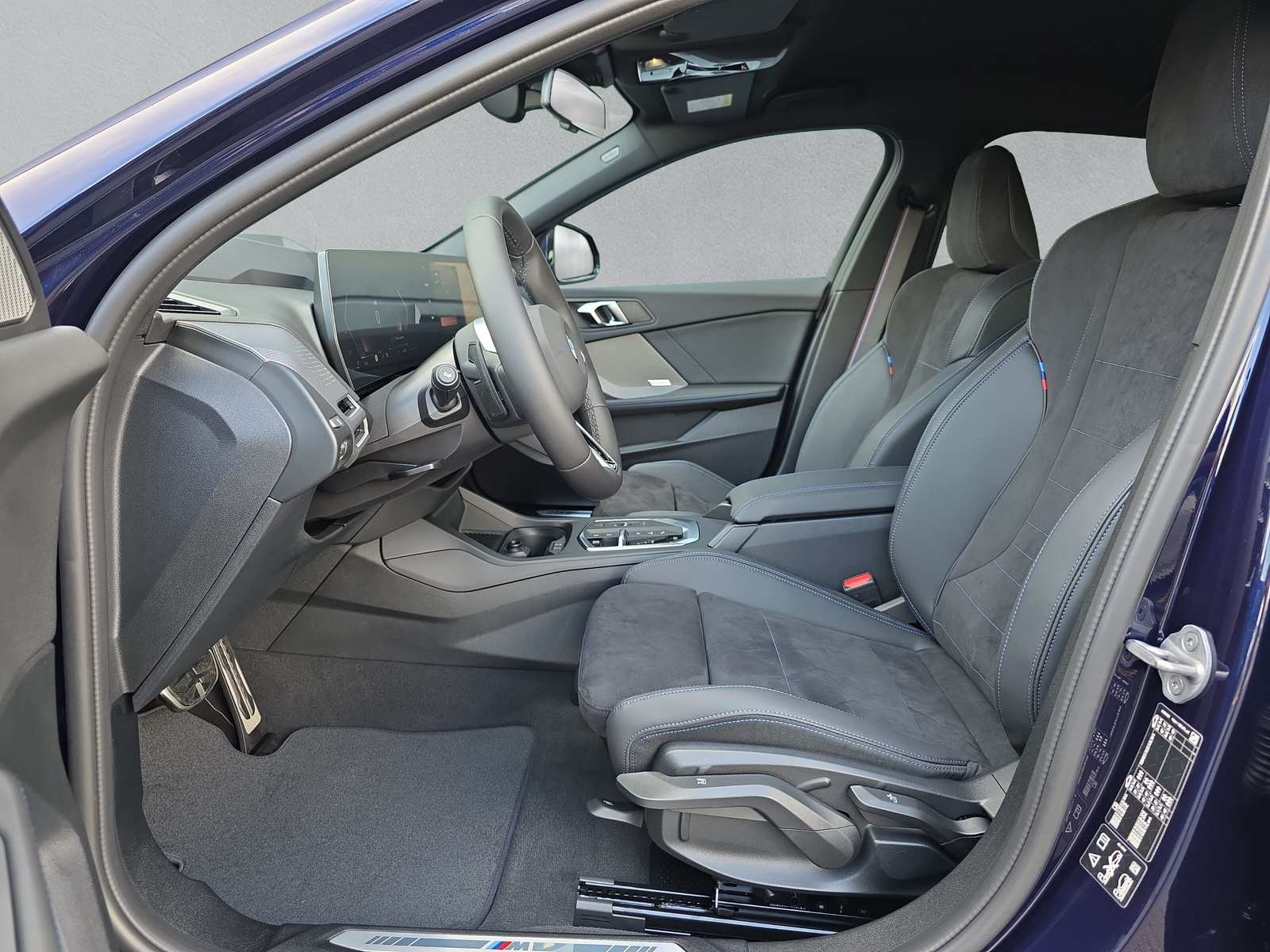 BMW 123 xDrive M Sport Pro Steptronic-image-5