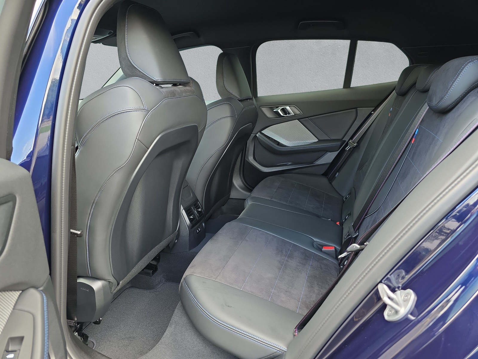 BMW 123 xDrive M Sport Pro Steptronic-image-9