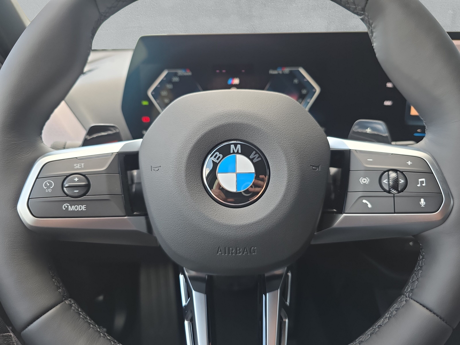 BMW 123 xDrive M Sport Pro Steptronic-image-15