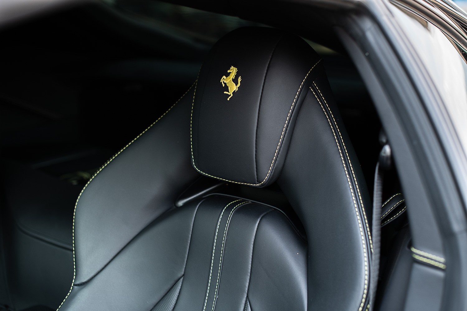 FERRARI 812 Superfast-image-11