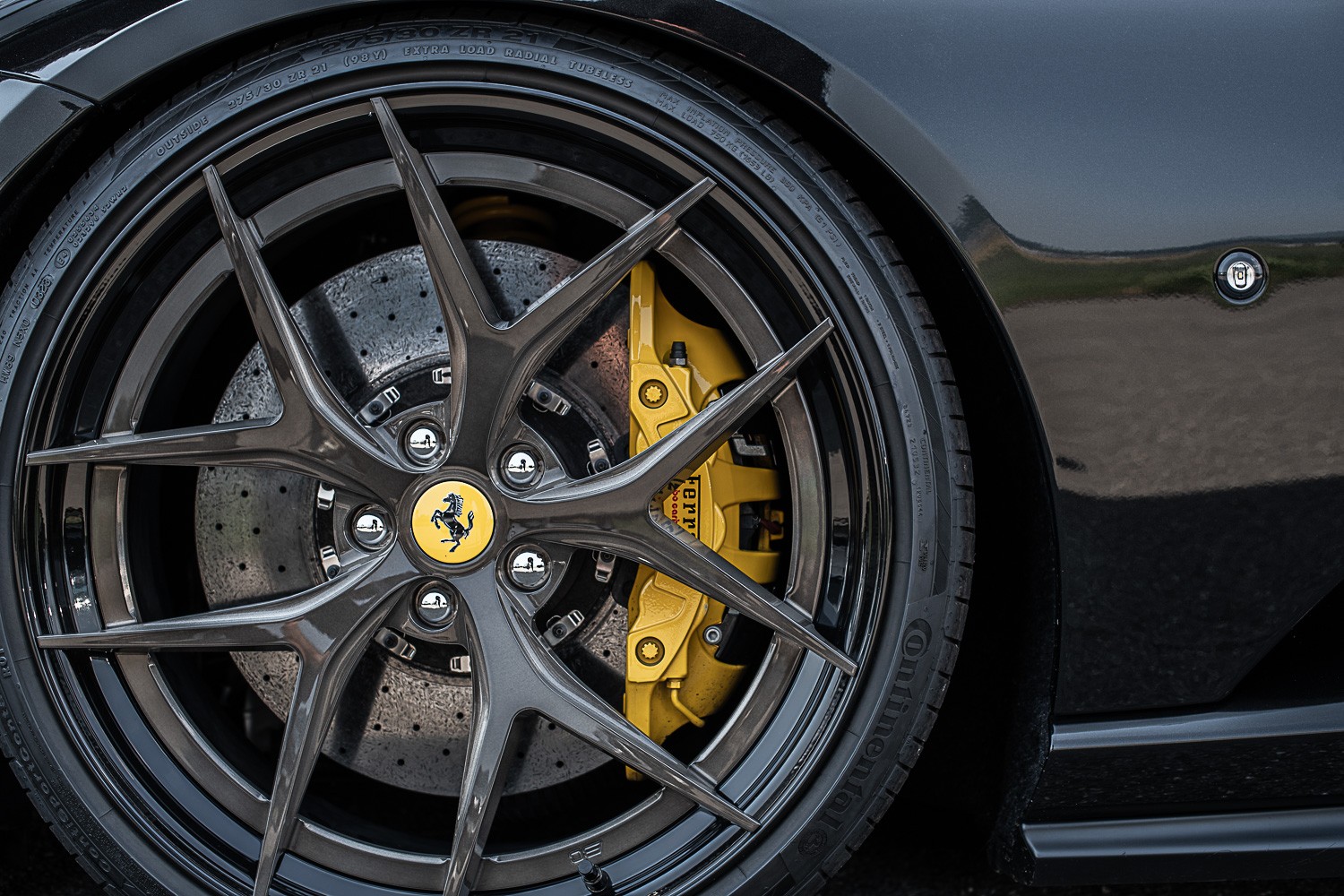FERRARI 812 Superfast-image-6