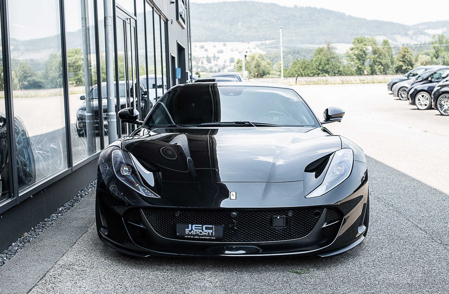 FERRARI 812 Superfast-image-2