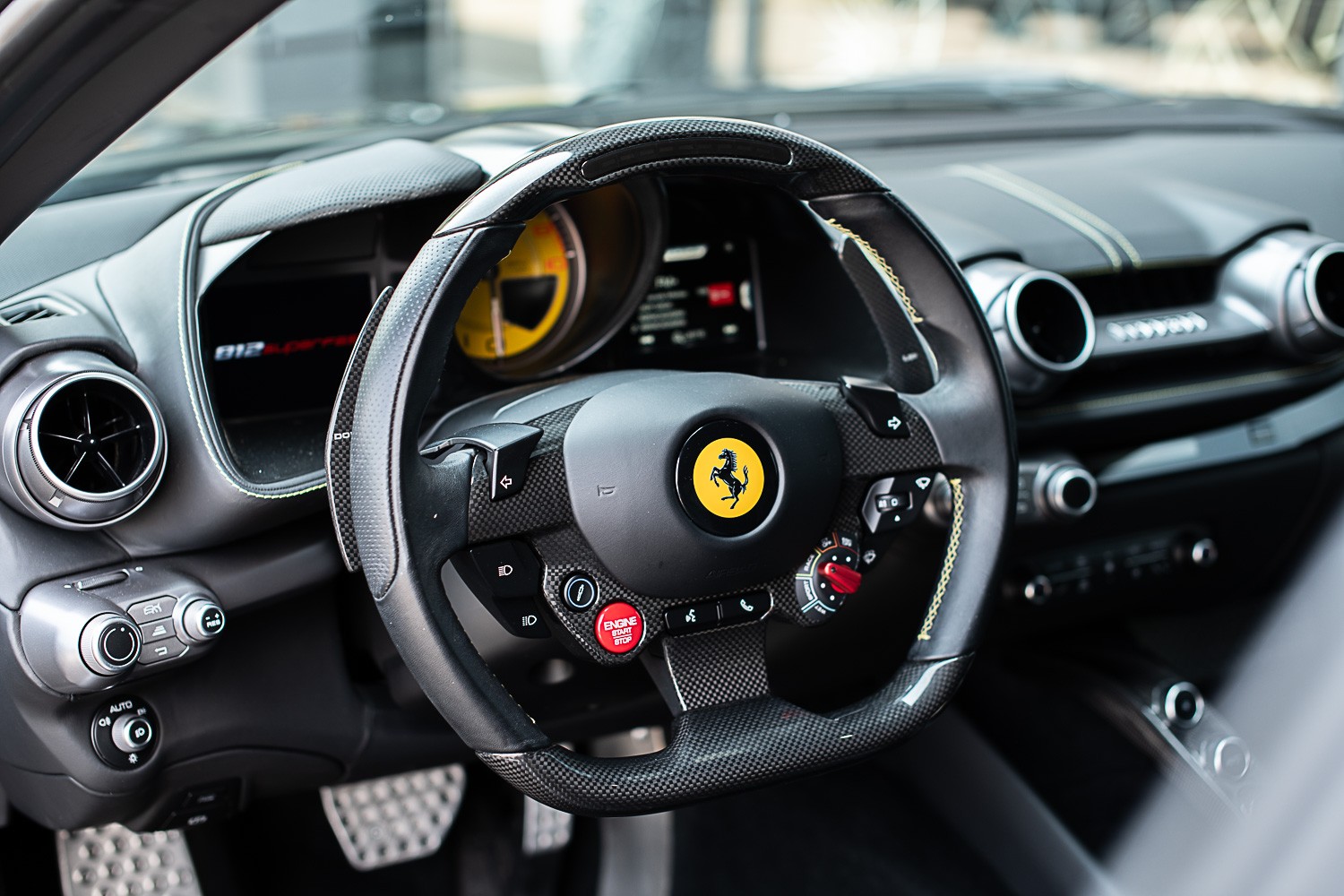 FERRARI 812 Superfast-image-10