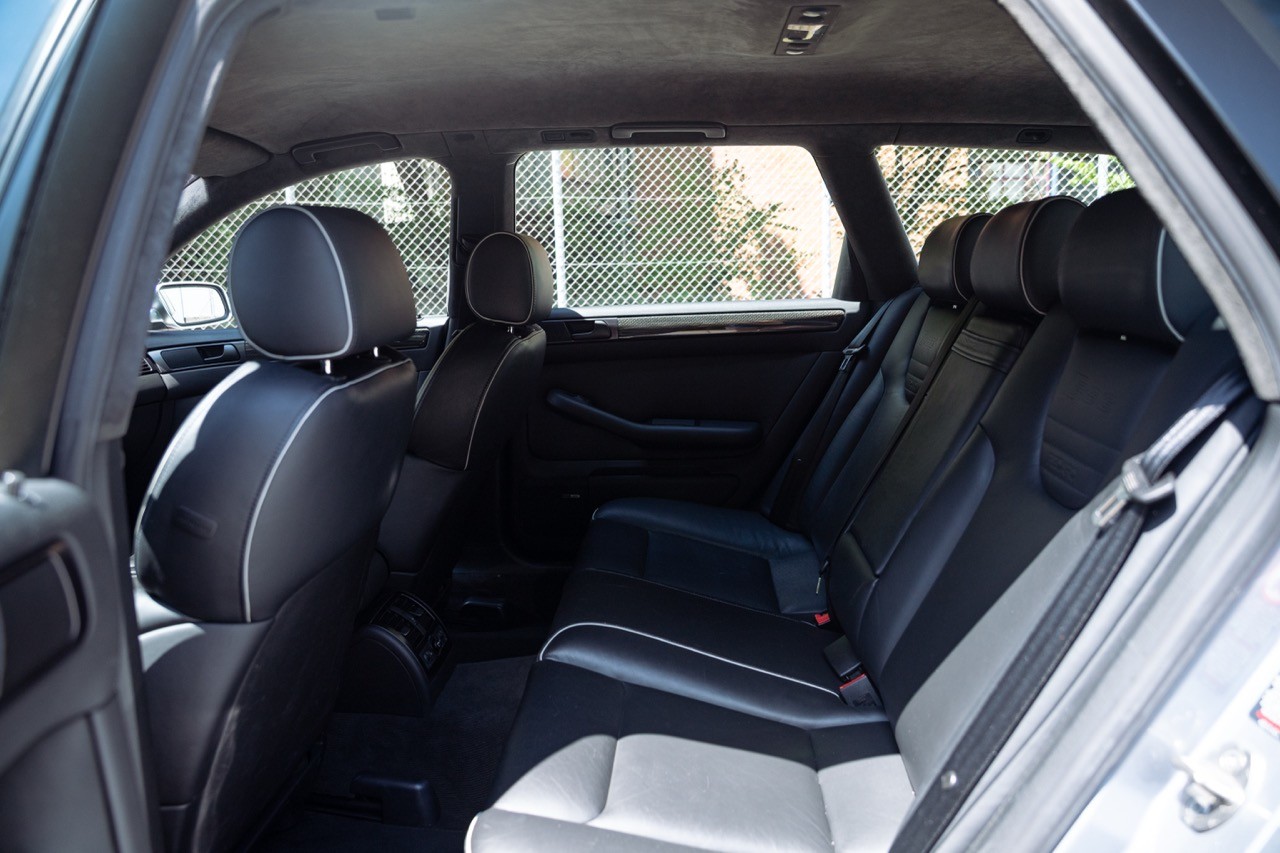 AUDI RS6 Avant quattro tiptronic-image-15