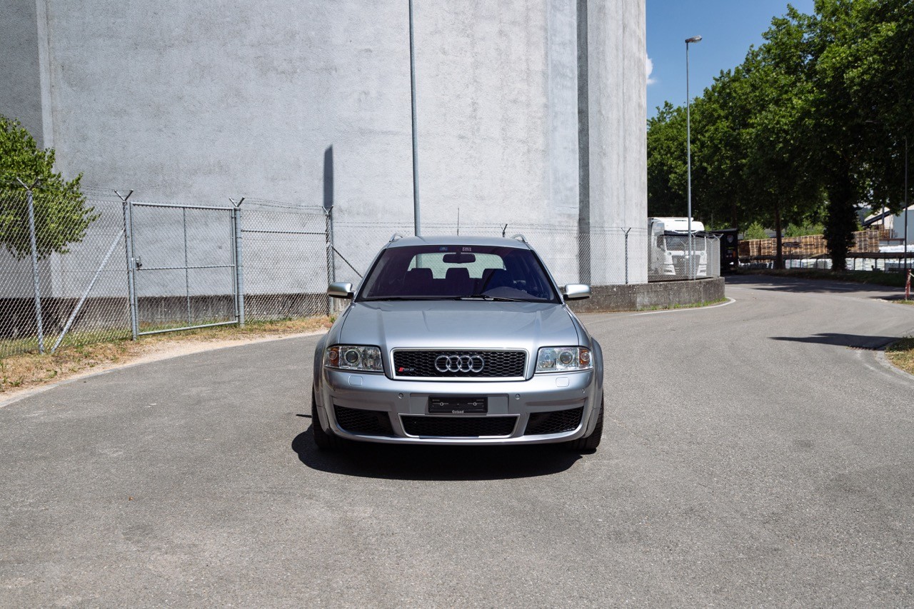 AUDI RS6 Avant quattro tiptronic-image-0