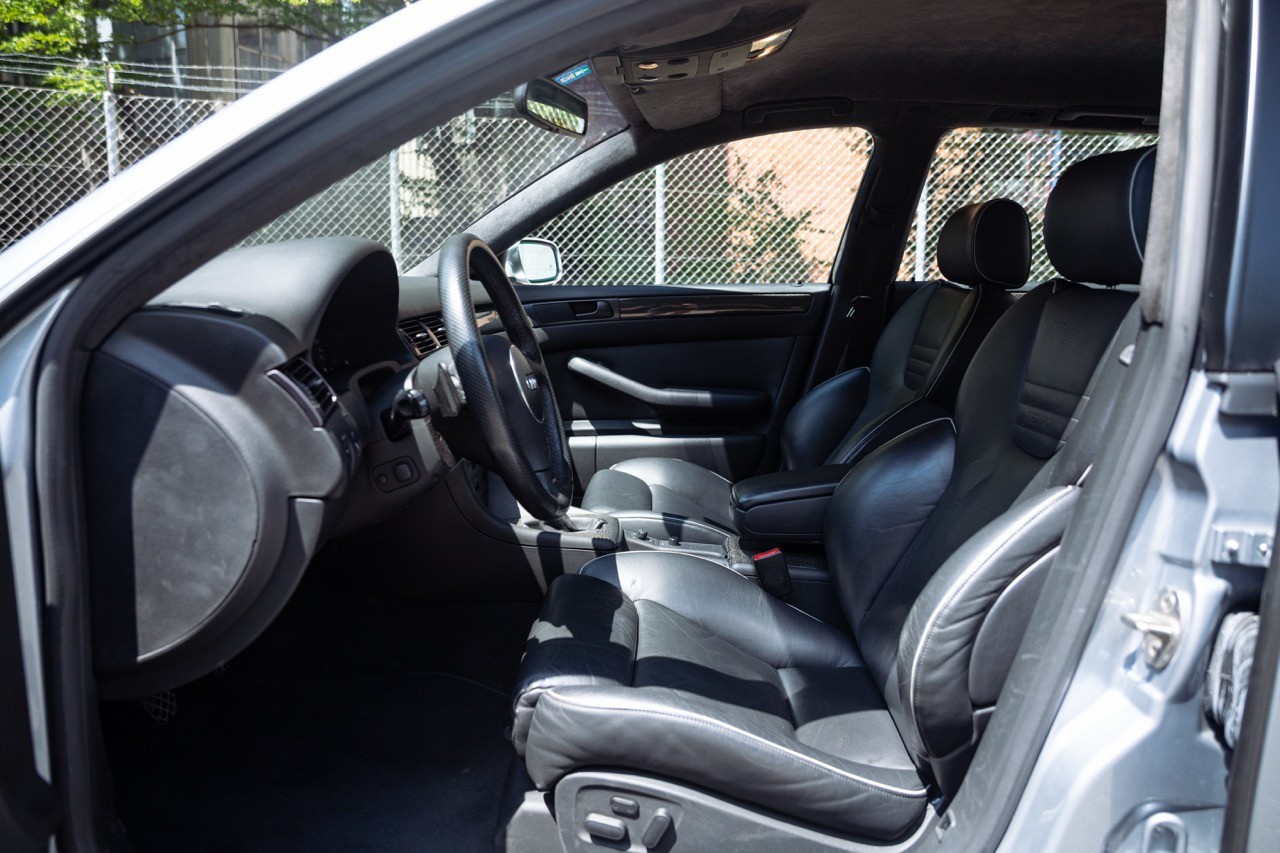 AUDI RS6 Avant quattro tiptronic-image-12