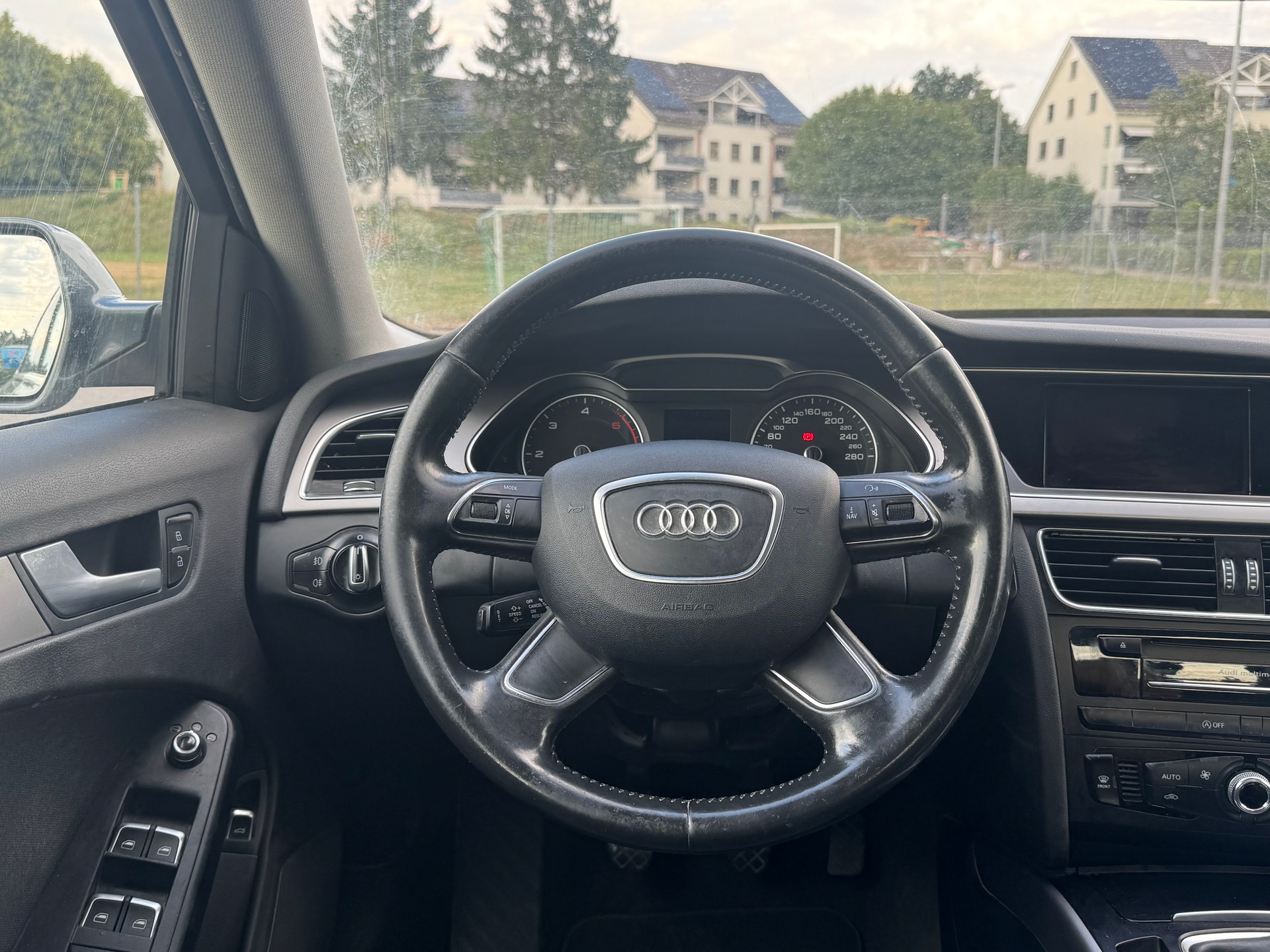 AUDI A4 Limousine 2.0 TDIe-image-12
