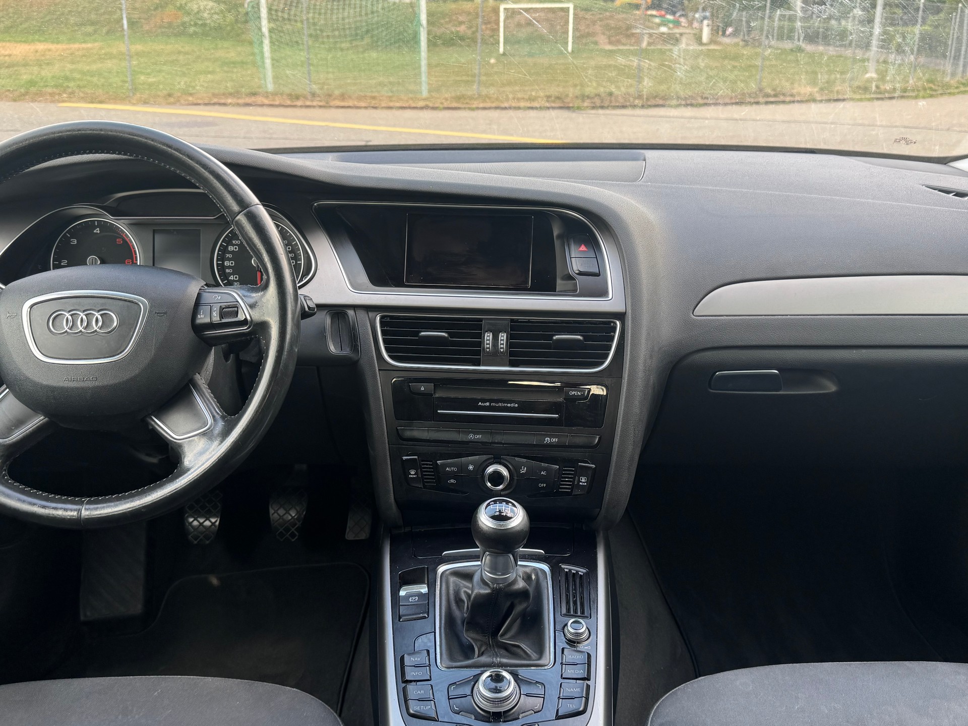 AUDI A4 Limousine 2.0 TDIe-image-10
