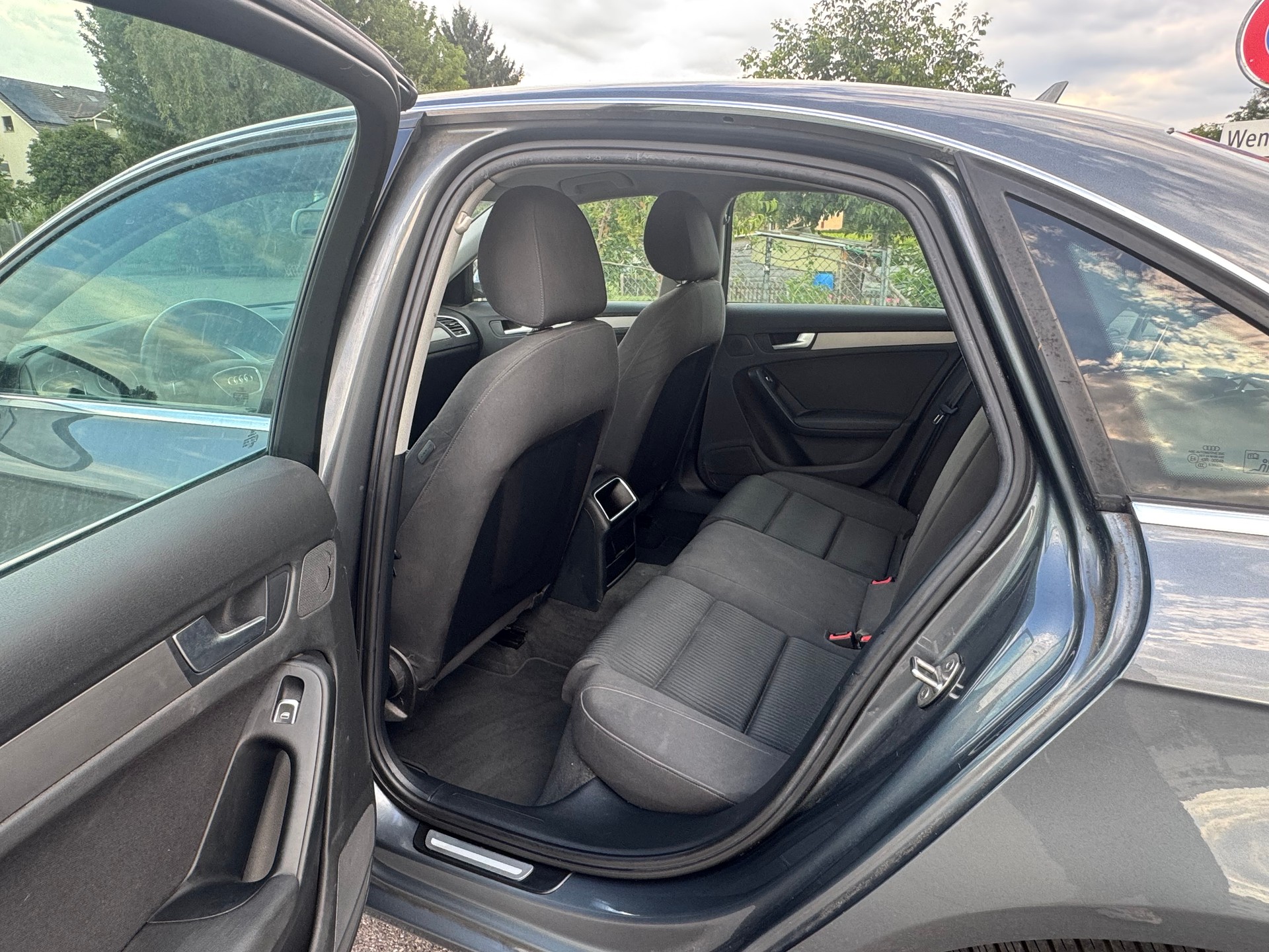 AUDI A4 Limousine 2.0 TDIe-image-15