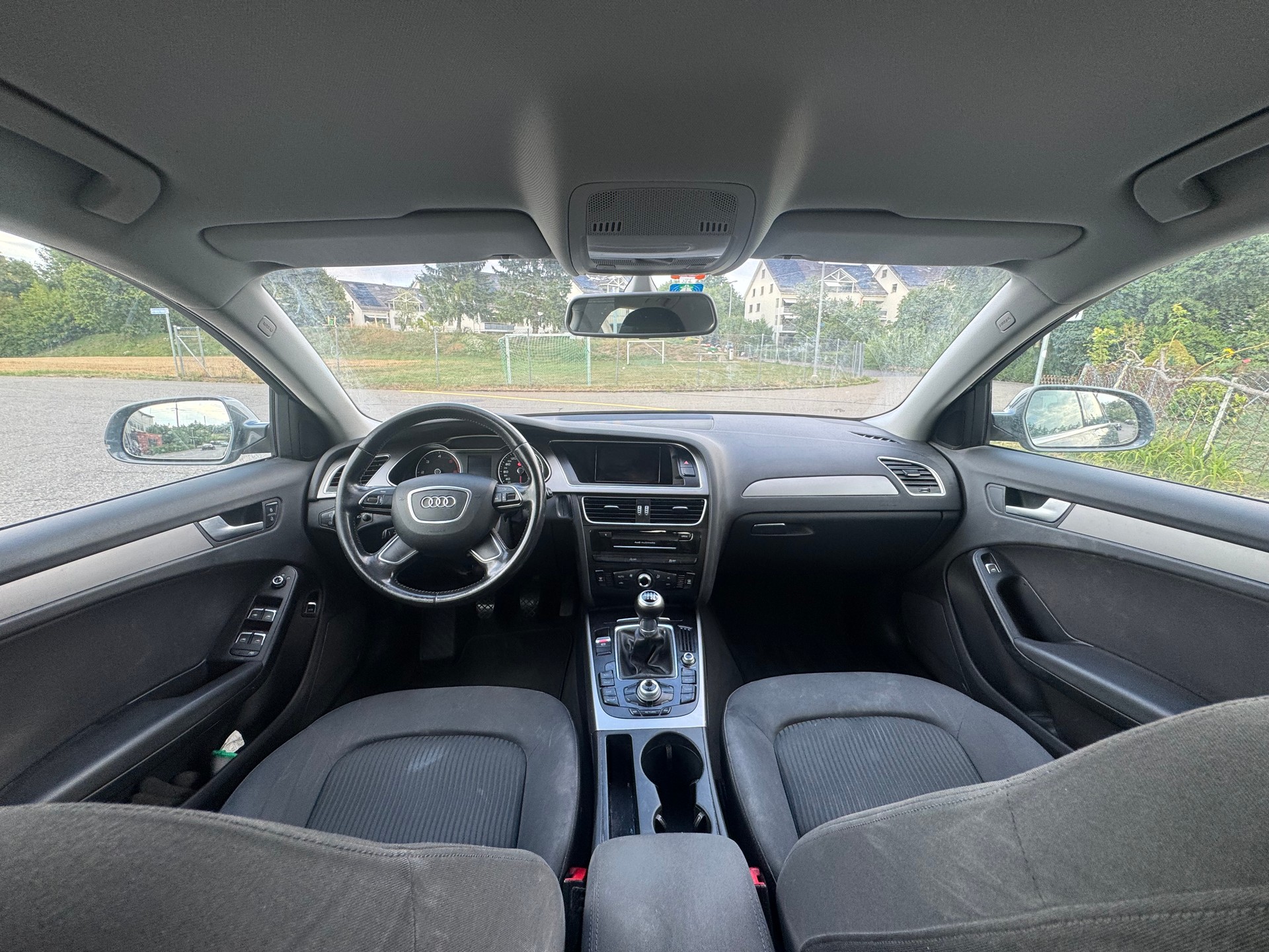 AUDI A4 Limousine 2.0 TDIe-image-9