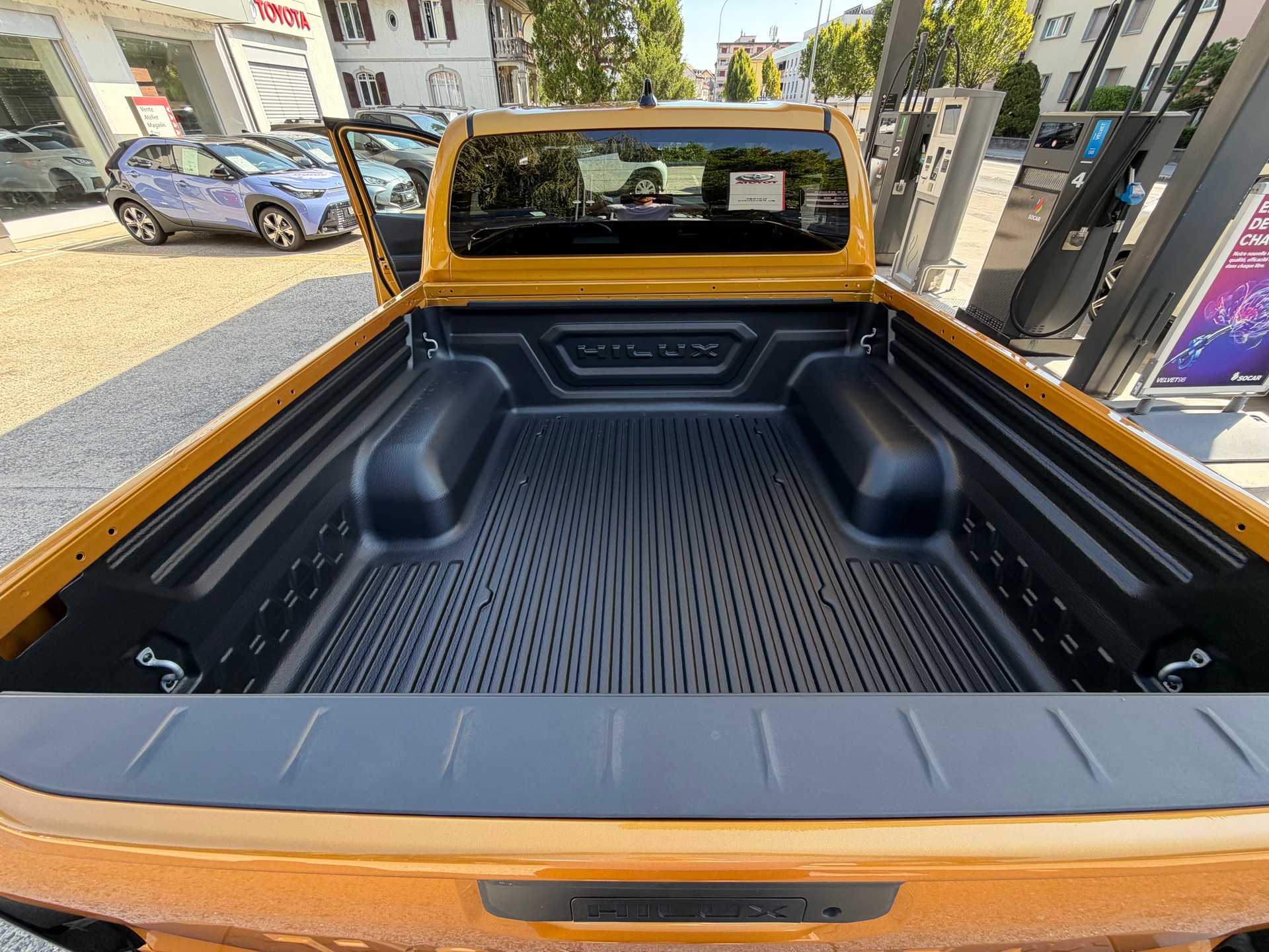 TOYOTA Hilux 2.8d MHEV Style Double Cab 4x4-image-15