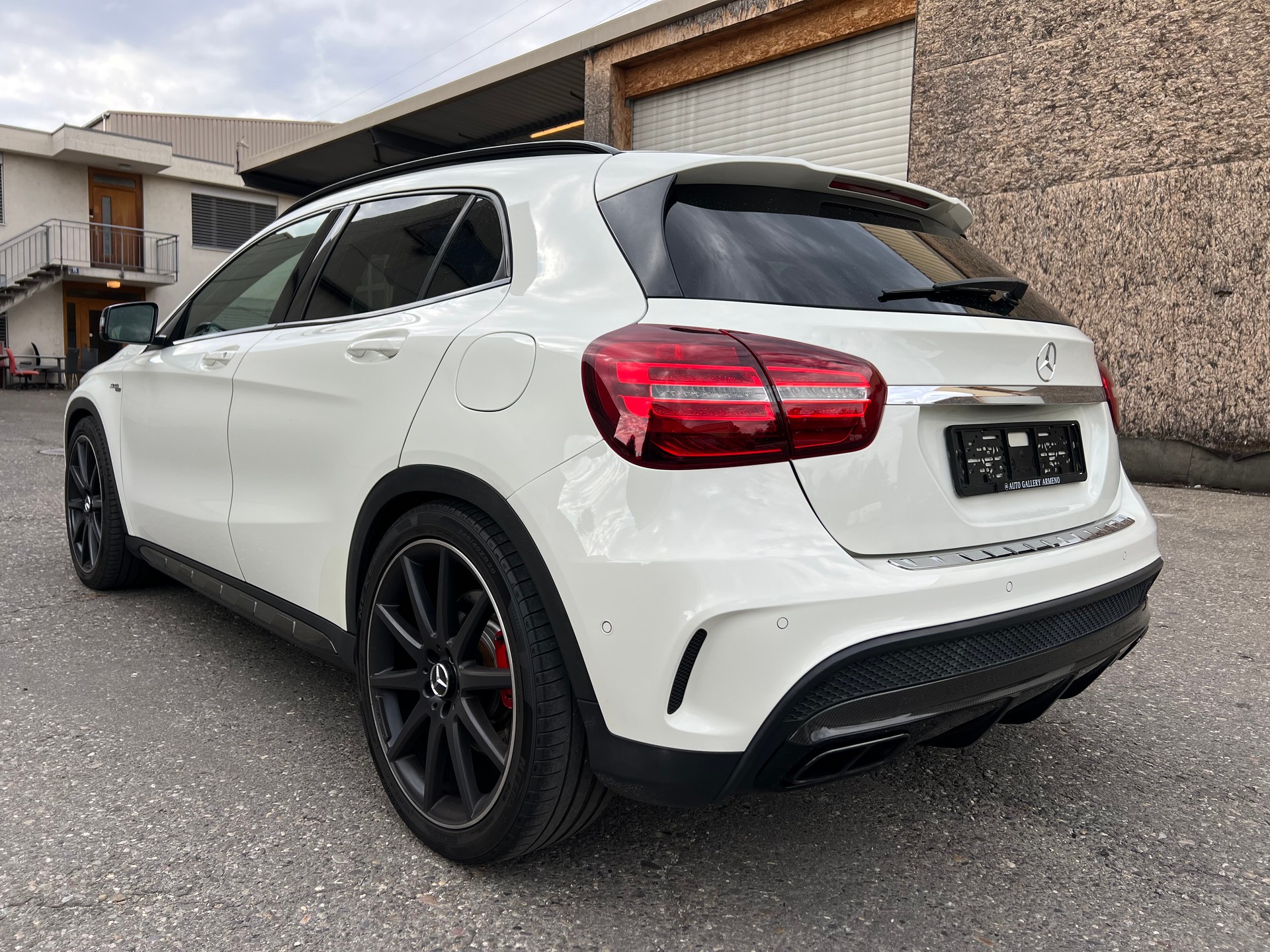 MERCEDES-BENZ GLA 45 AMG 4m-image-1