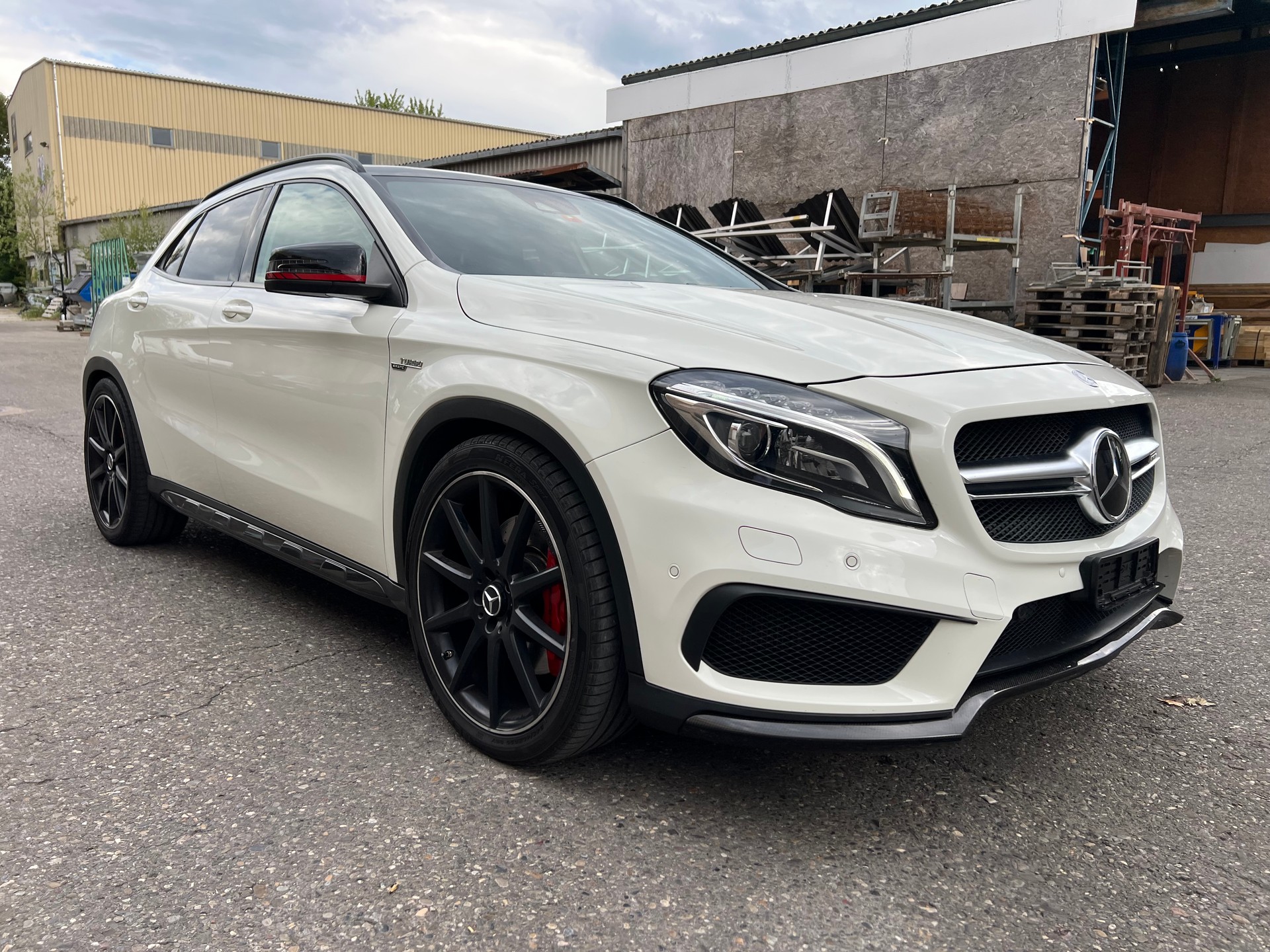 MERCEDES-BENZ GLA 45 AMG 4m-image-0