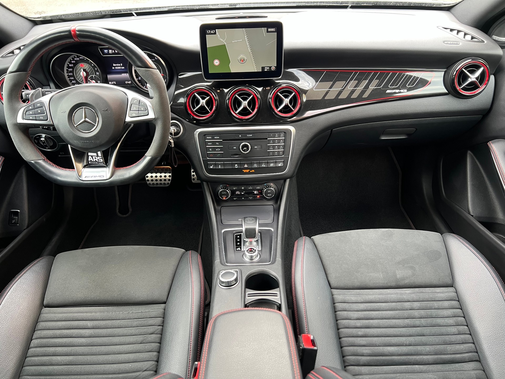 MERCEDES-BENZ GLA 45 AMG 4m-image-4