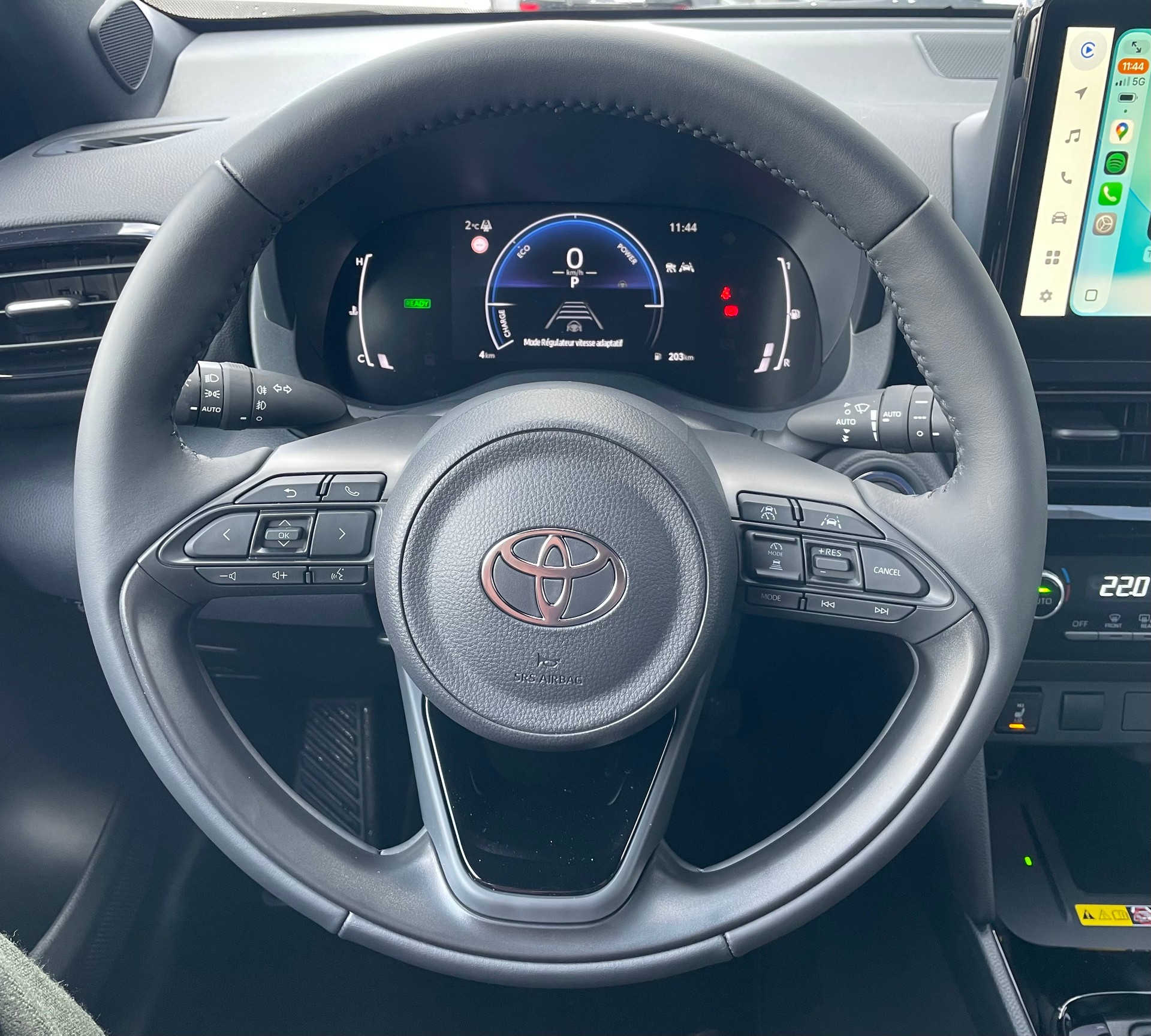 TOYOTA Yaris Cross 1.5 Trend e-CVT-image-12