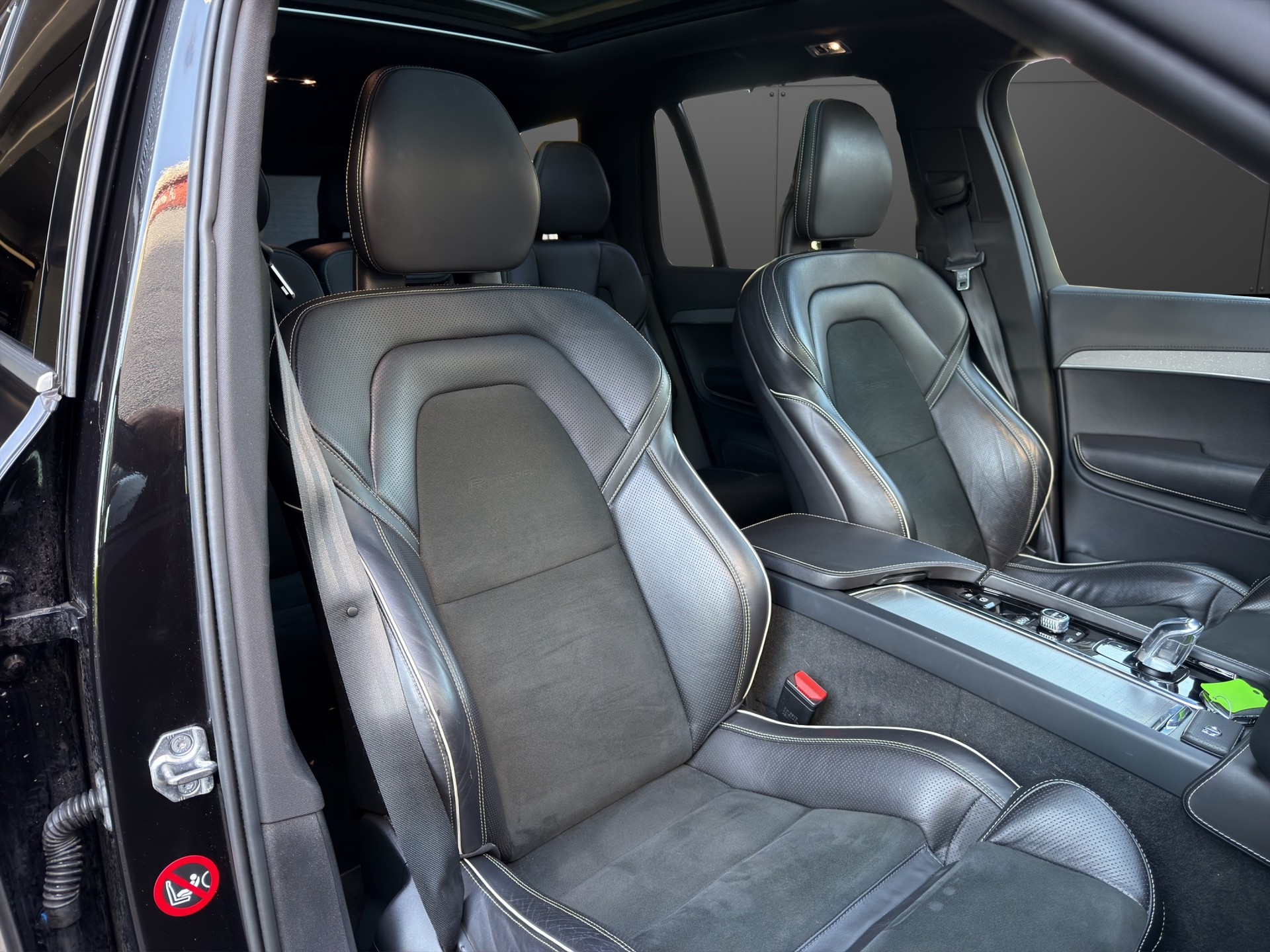 VOLVO XC90 T8 AWD R-Design Geartronic Pano/7 Plätze-image-13