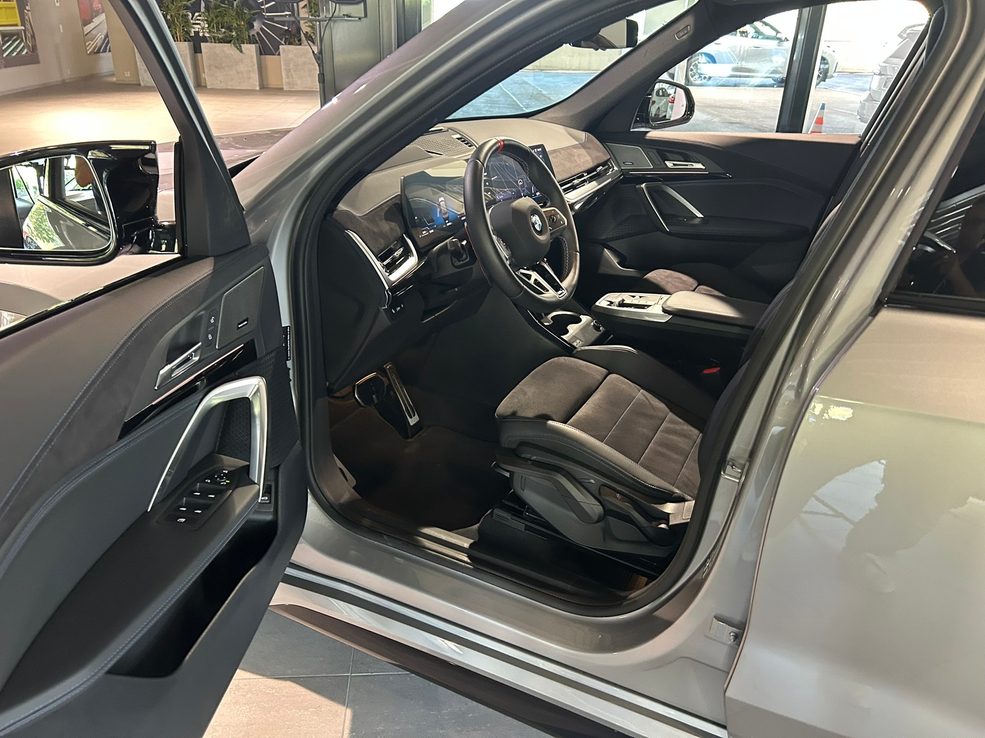BMW X1 xDrive M35i-image-27