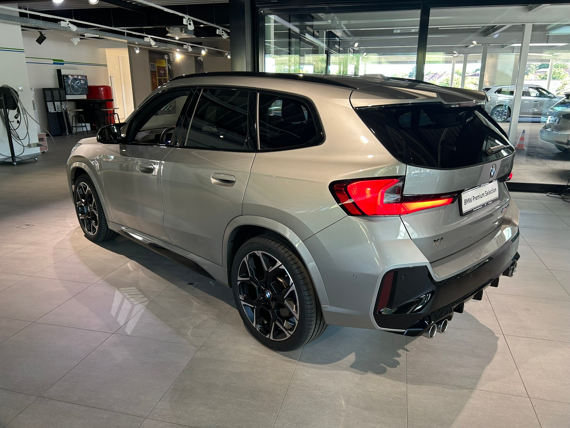 BMW X1 xDrive M35i-image-4