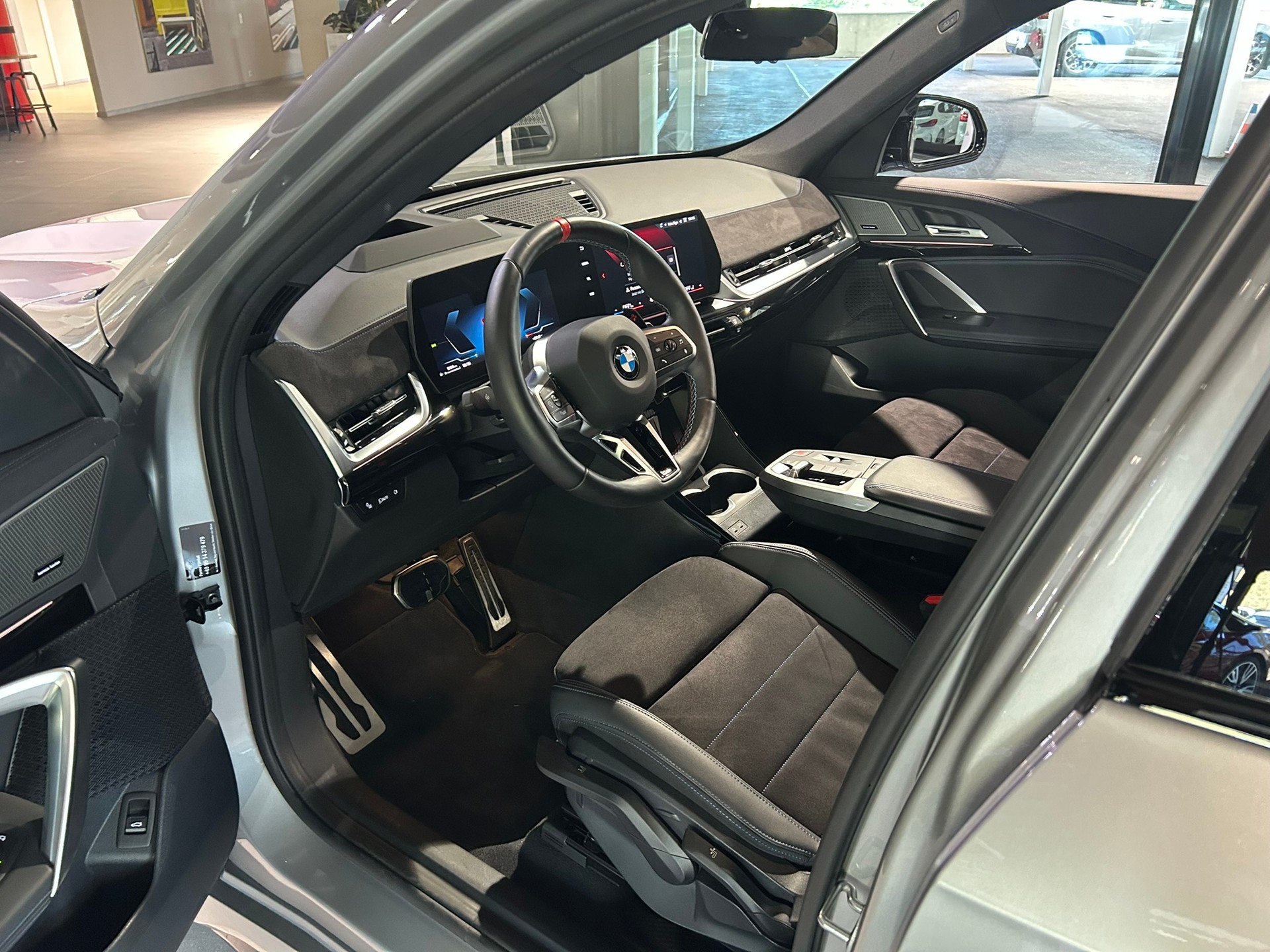 BMW X1 xDrive M35i-image-18