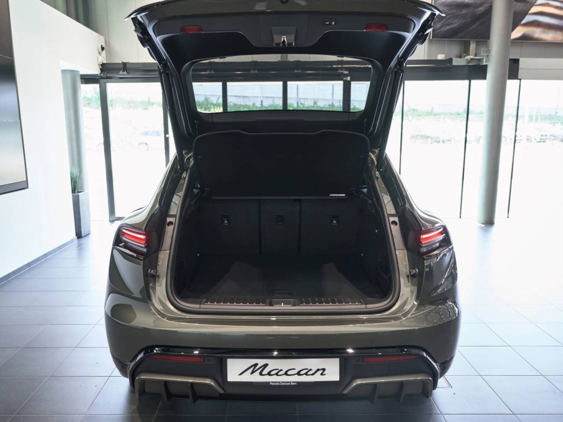 PORSCHE Macan GTS-image-12