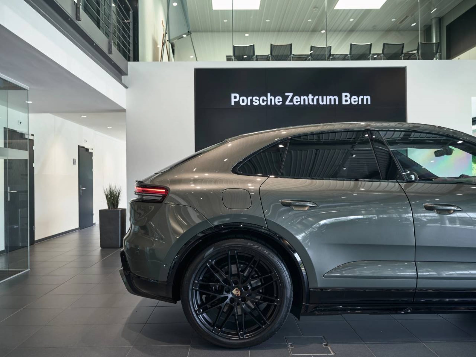 PORSCHE Macan GTS-image-9