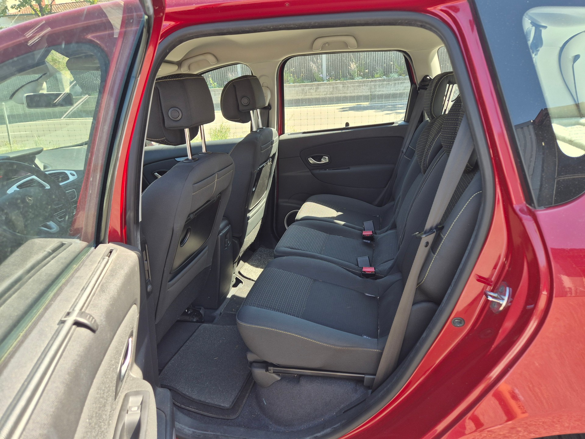 RENAULT Scénic 2.0 16V Dynamique X-Tronic CVT-image-8