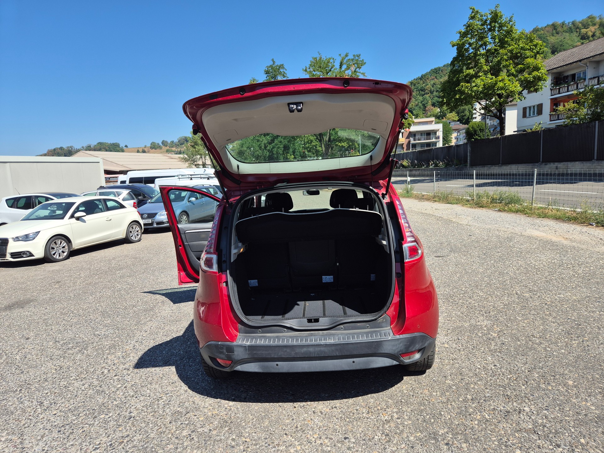 RENAULT Scénic 2.0 16V Dynamique X-Tronic CVT-image-10