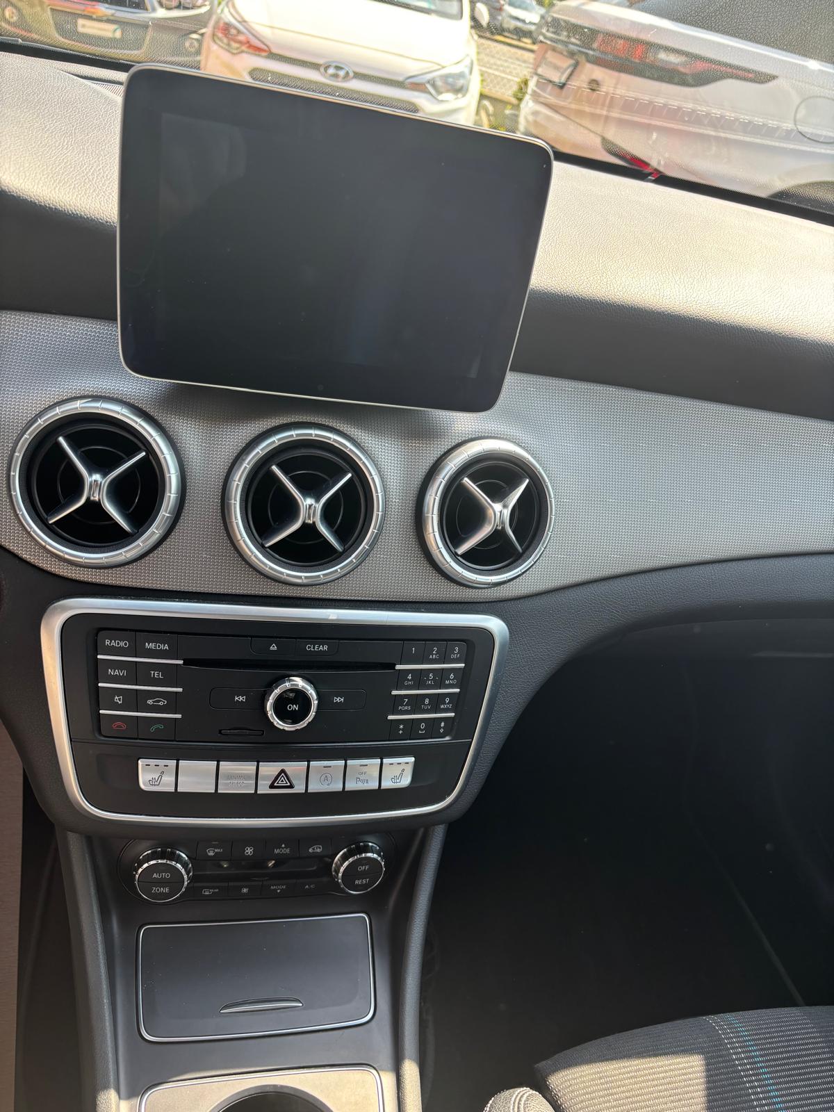 MERCEDES-BENZ CLA 200 CDI Night Star 7G-DCT-image-8