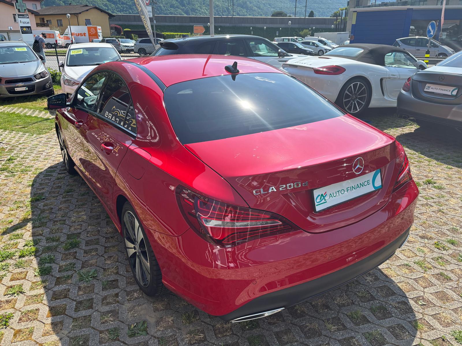 MERCEDES-BENZ CLA 200 CDI Night Star 7G-DCT-image-2