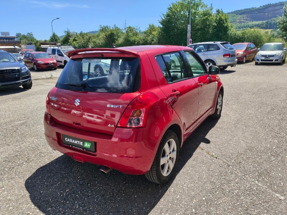 SUZUKI Swift 1.3i 16V GL 4x4-image-6