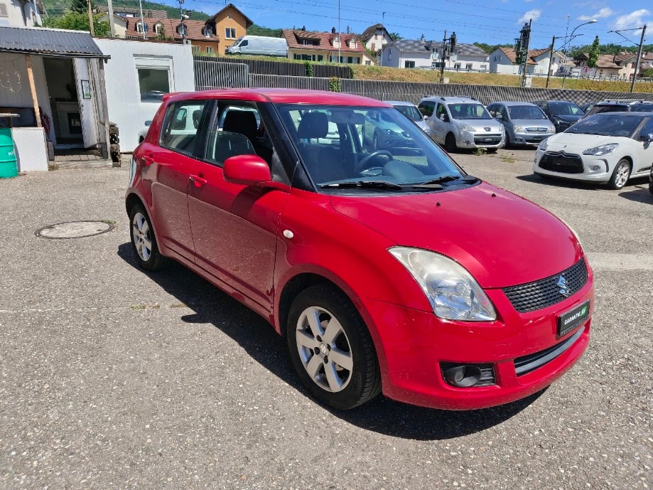 SUZUKI Swift 1.3i 16V GL 4x4-image-4