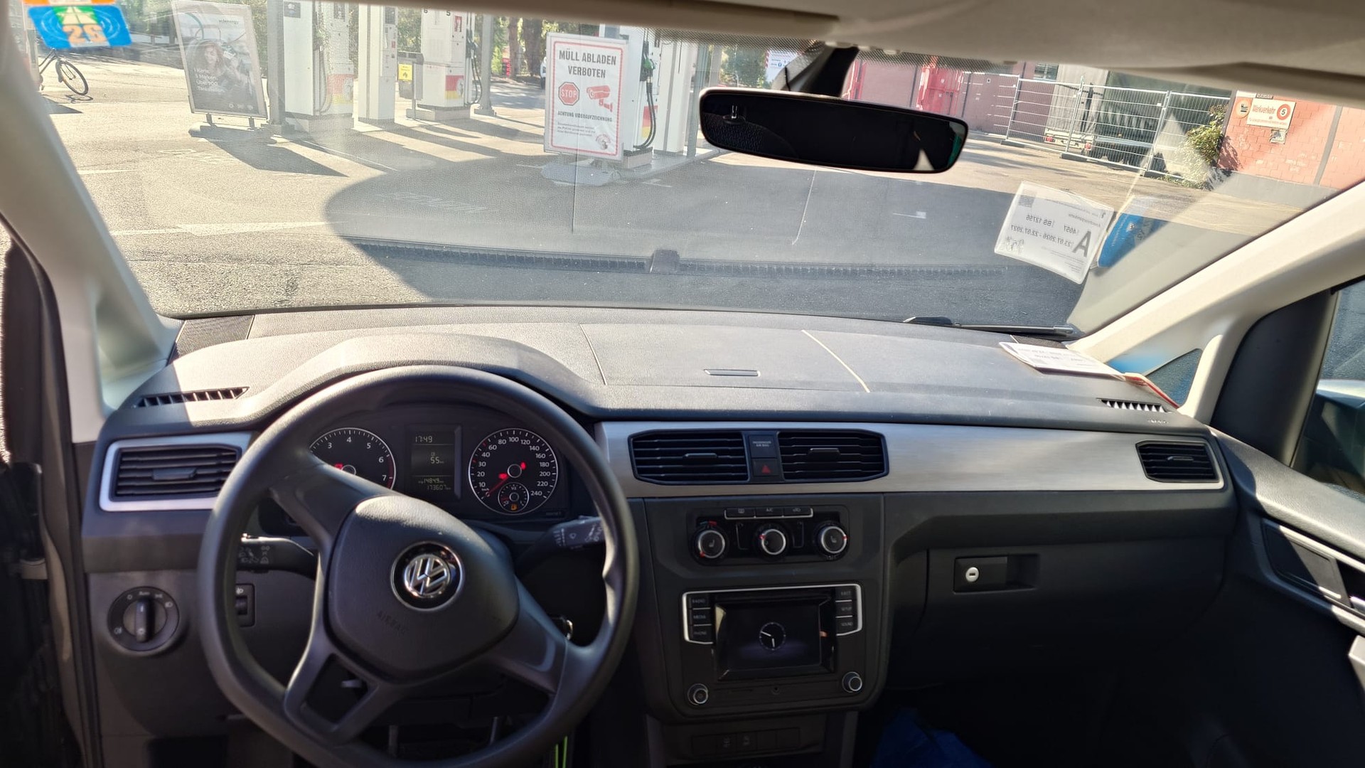 VW 1.0 TSI Trendline-image-1