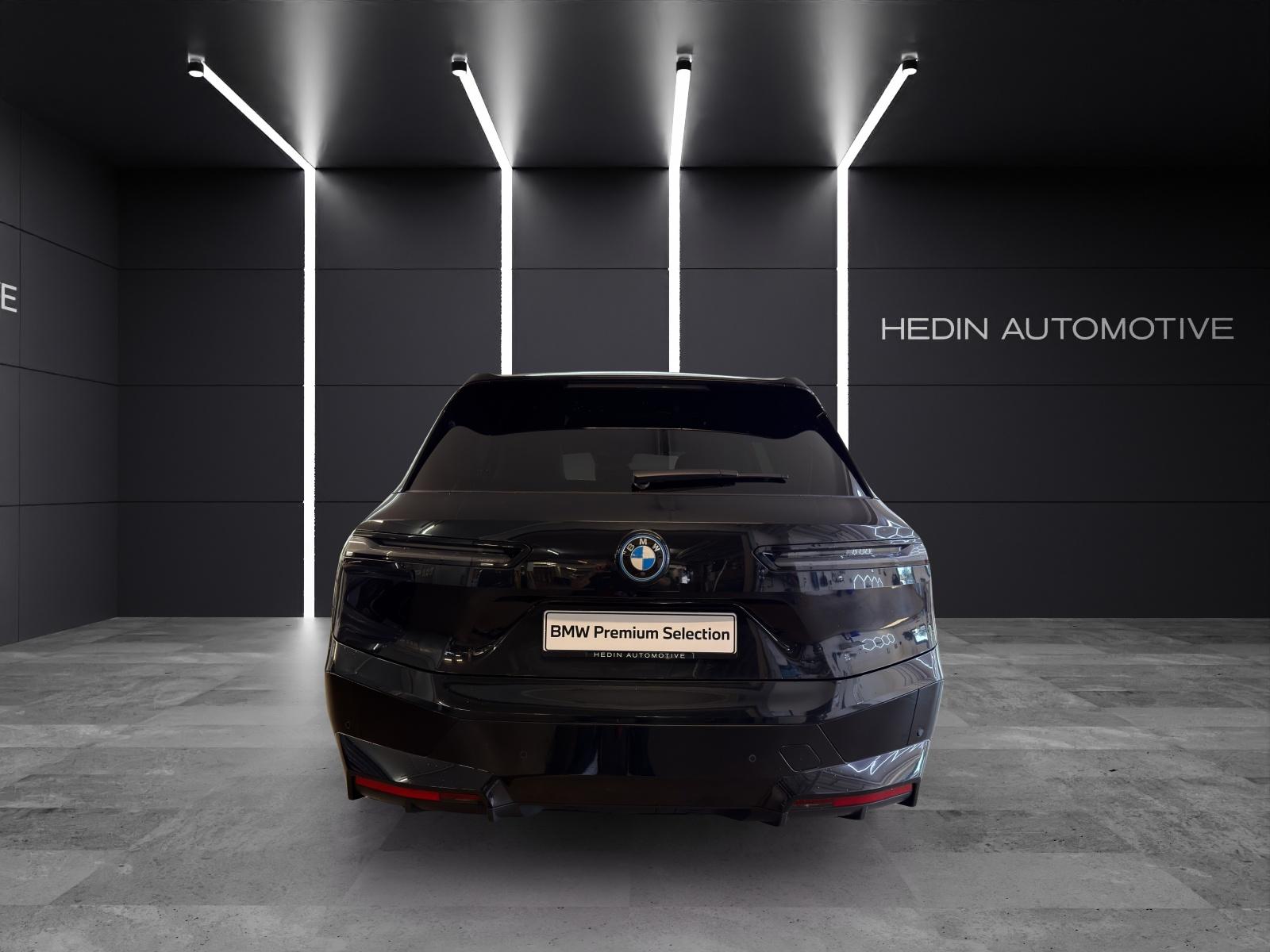 BMW iX xDrive40-image-3