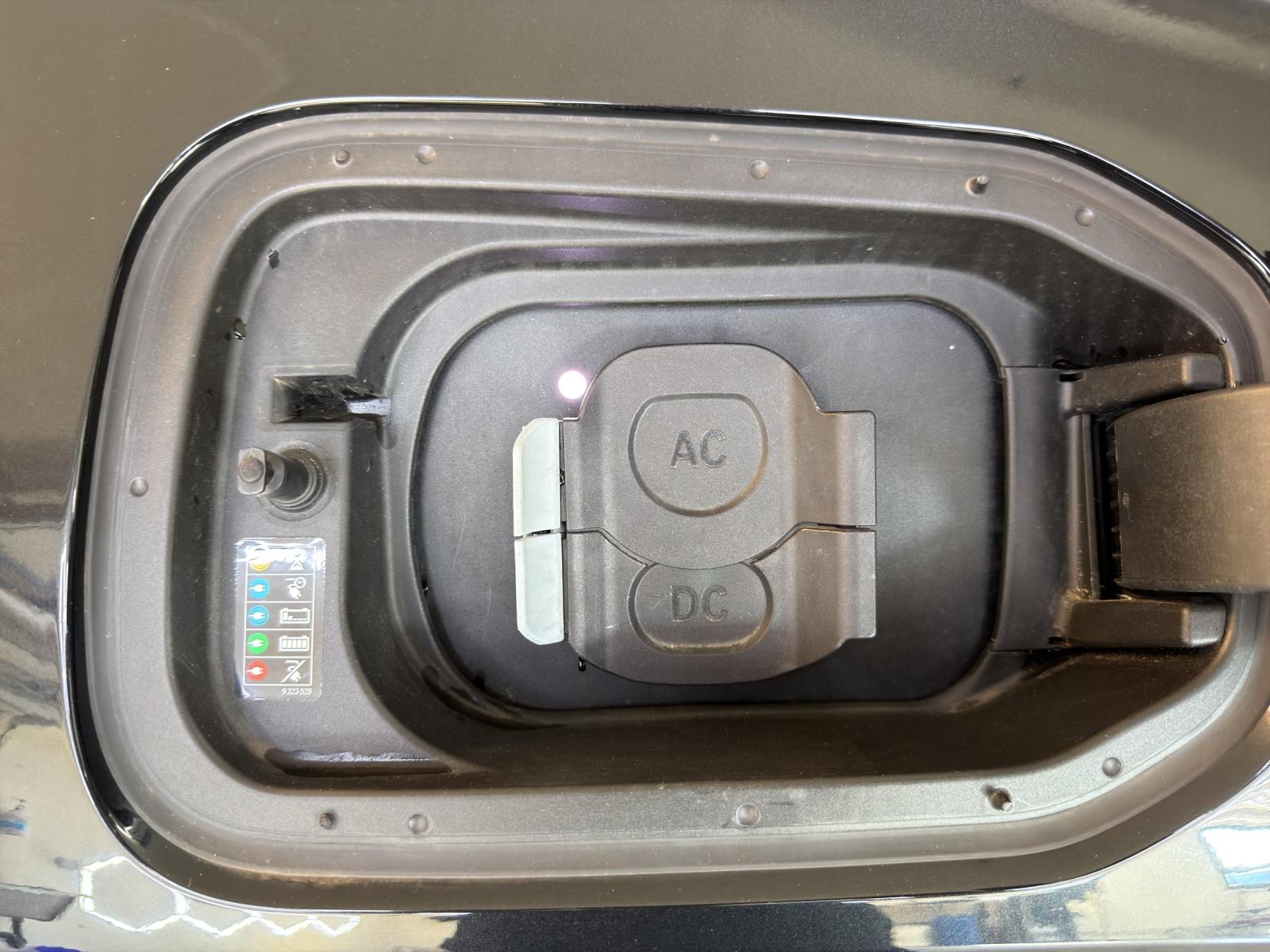 BMW iX xDrive40-image-21