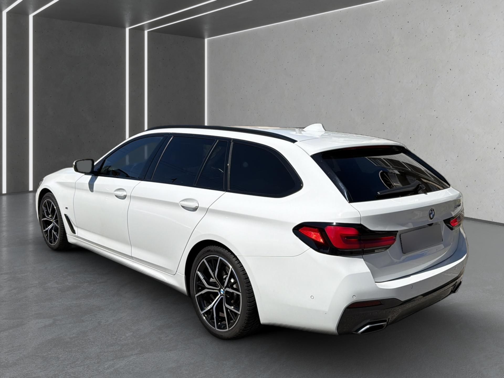 BMW 520 d 48 V Touring Aut.-image-3