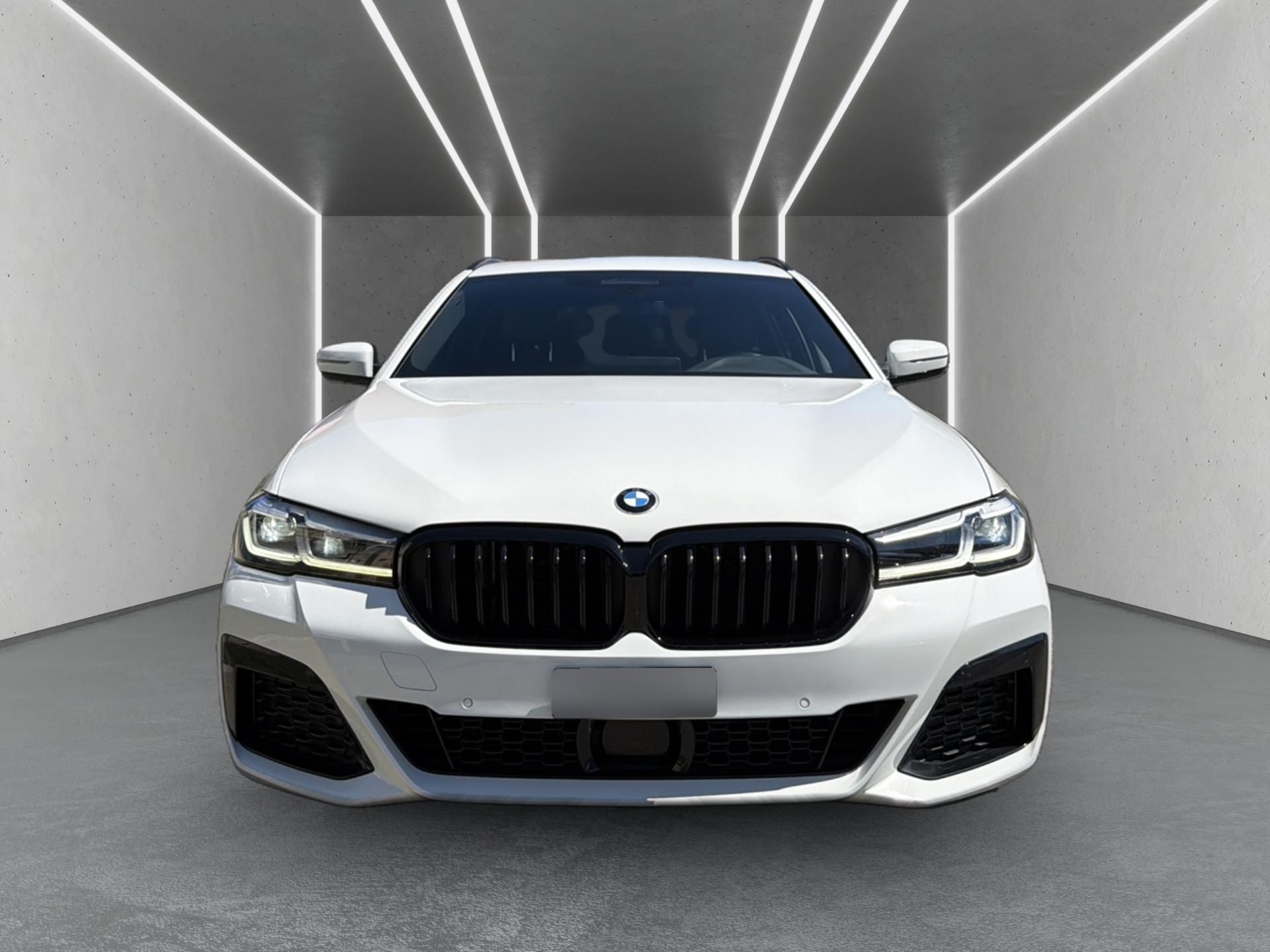 BMW 520 d 48 V Touring Aut.-image-8