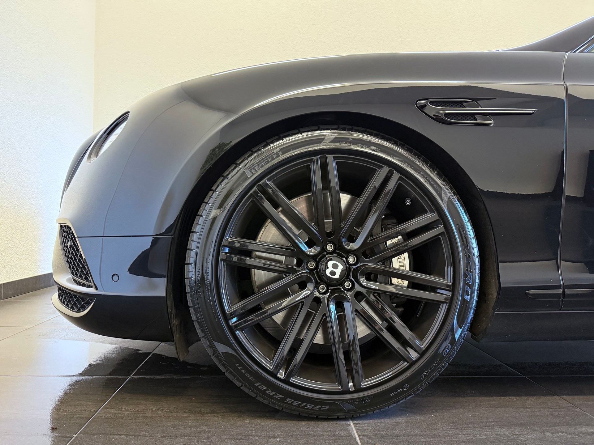 BENTLEY Continental GT 4.0 V8 "ALL BLACK"-image-5