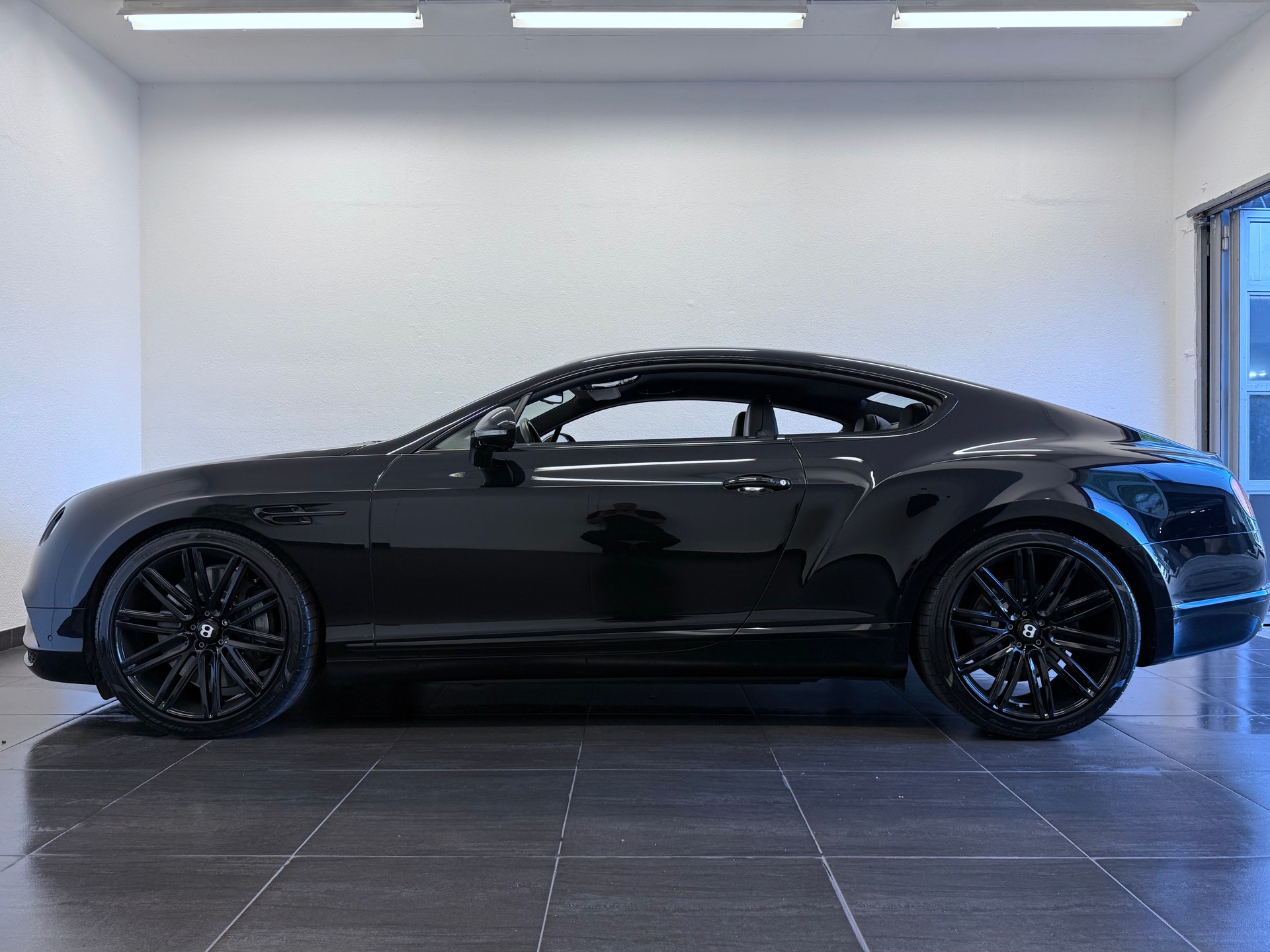 BENTLEY Continental GT 4.0 V8 "ALL BLACK"-image-6