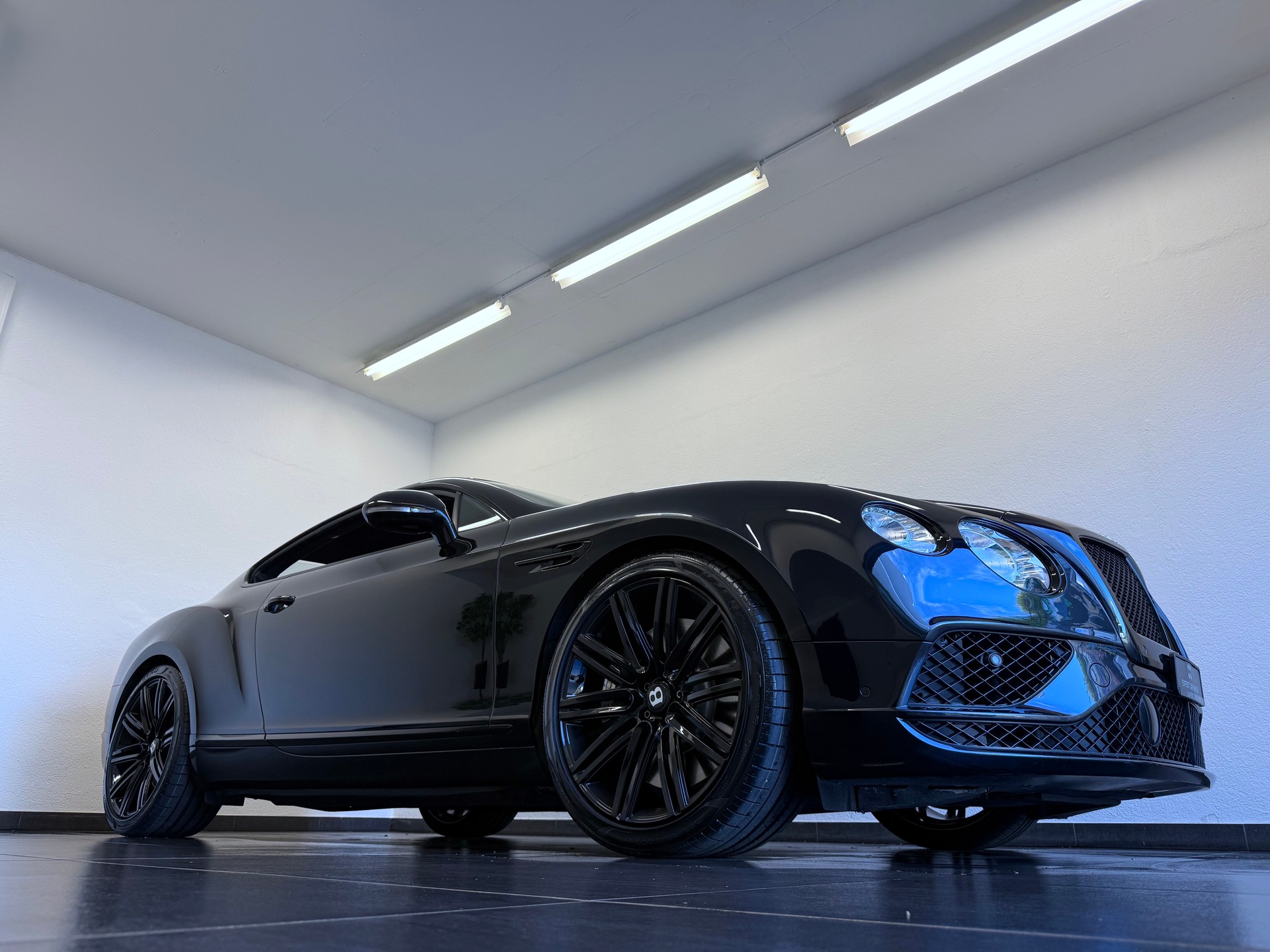 BENTLEY Continental GT 4.0 V8 "ALL BLACK"-image-2