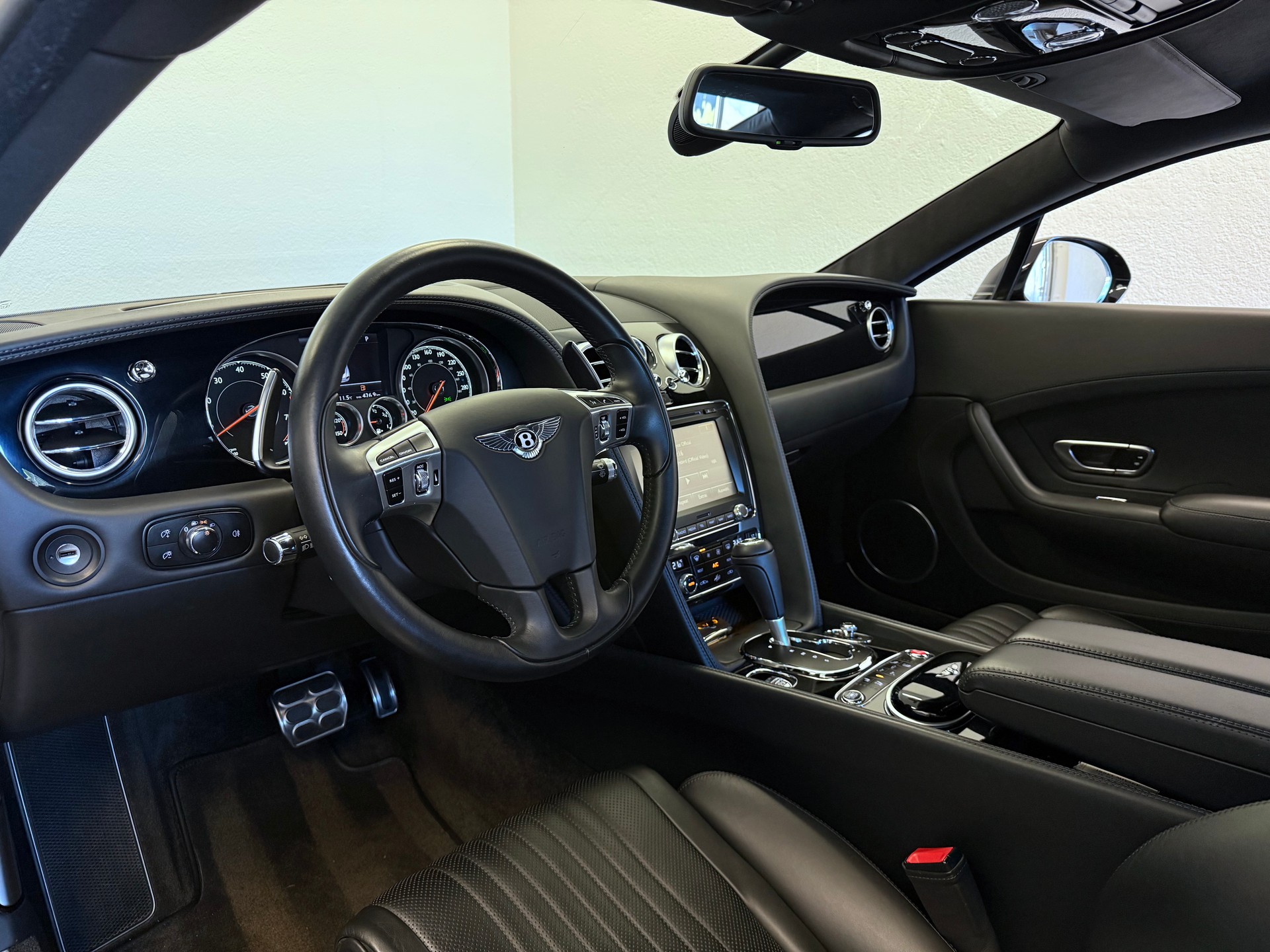 BENTLEY Continental GT 4.0 V8 "ALL BLACK"-image-12