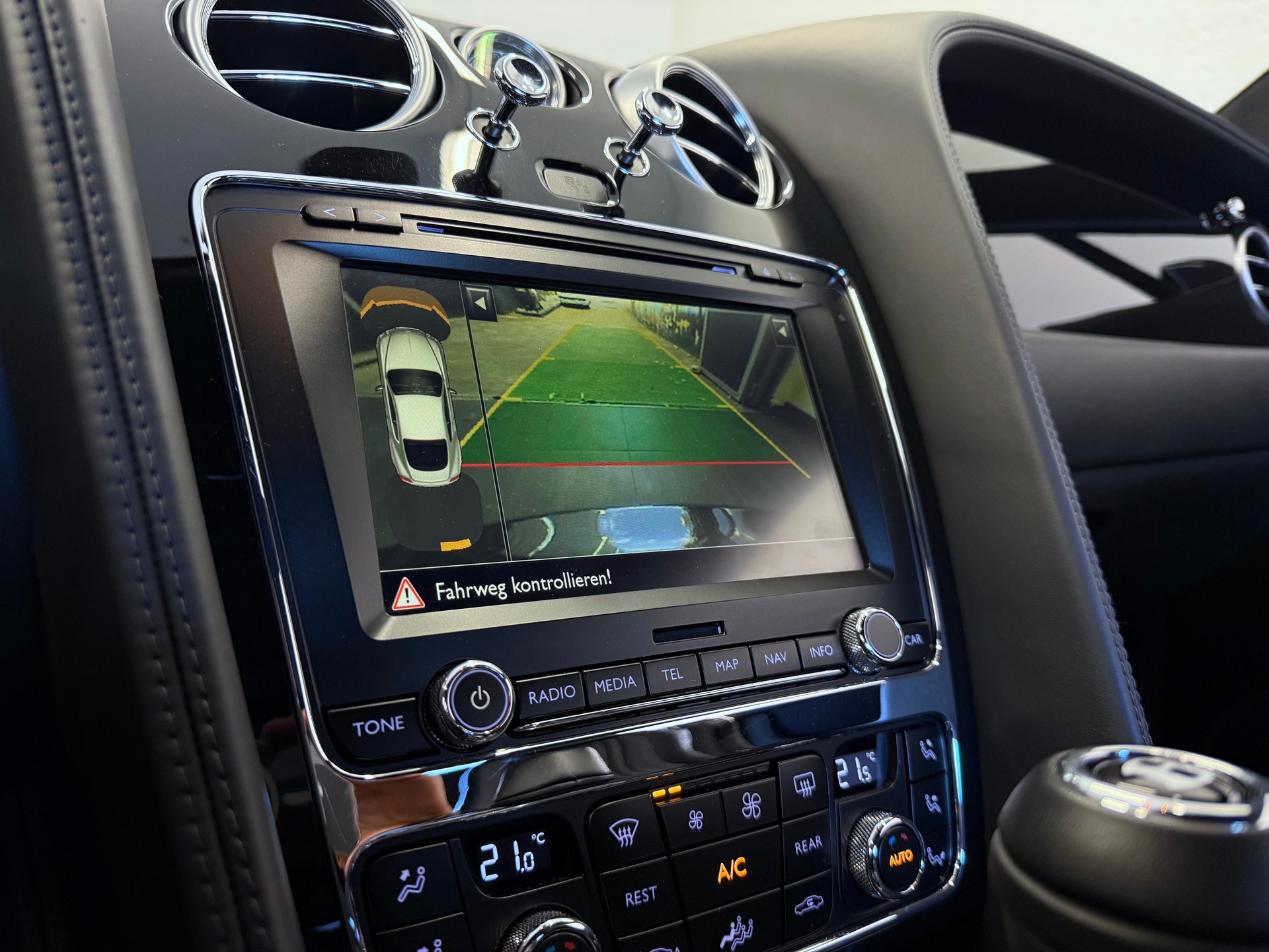 BENTLEY Continental GT 4.0 V8 "ALL BLACK"-image-23