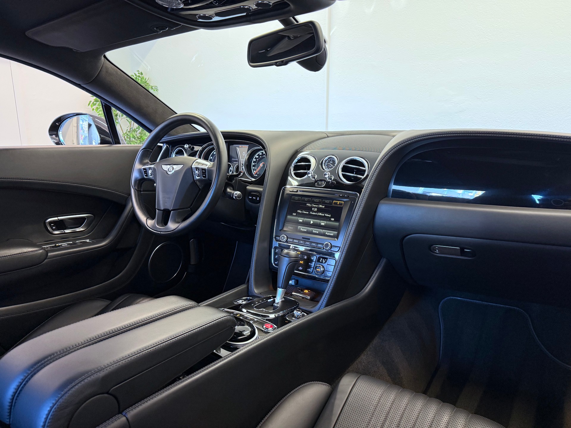 BENTLEY Continental GT 4.0 V8 "ALL BLACK"-image-15
